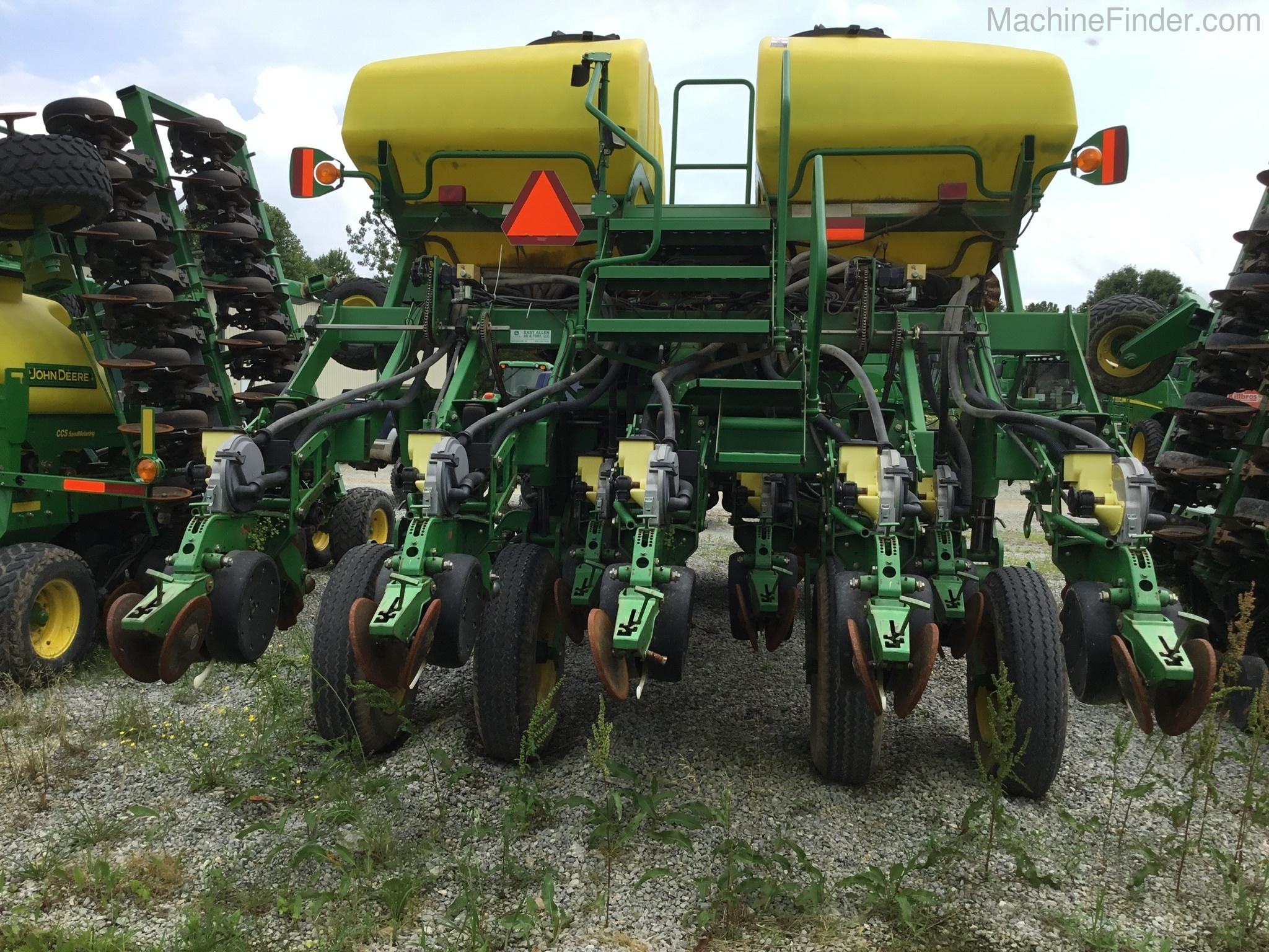 2004 John Deere 1790 Image 2