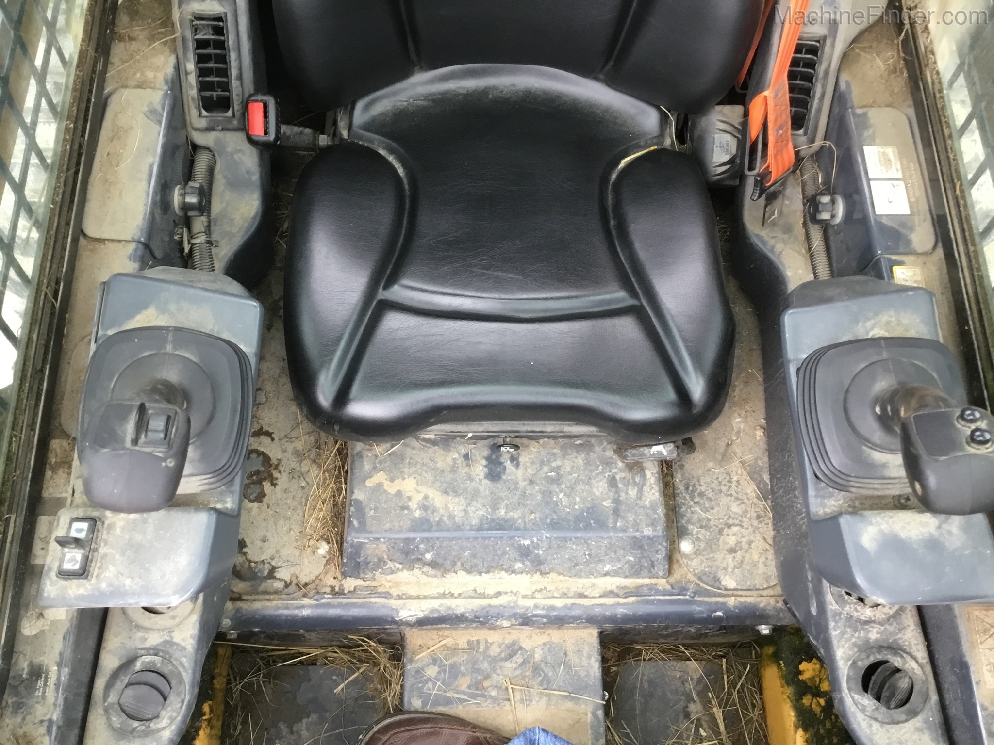 2017 John Deere 318G Image 5