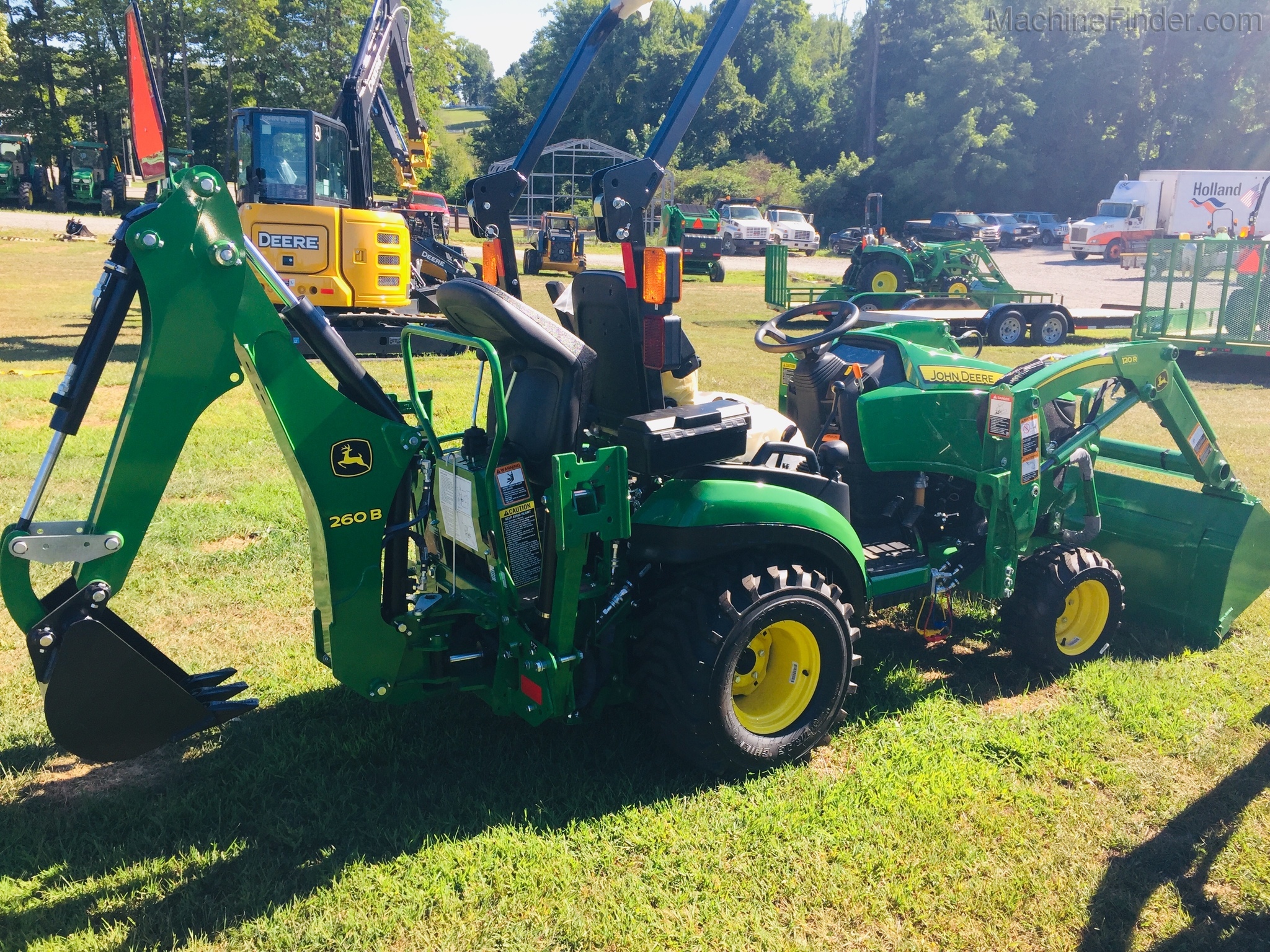 2020 John Deere 1025R Image 6