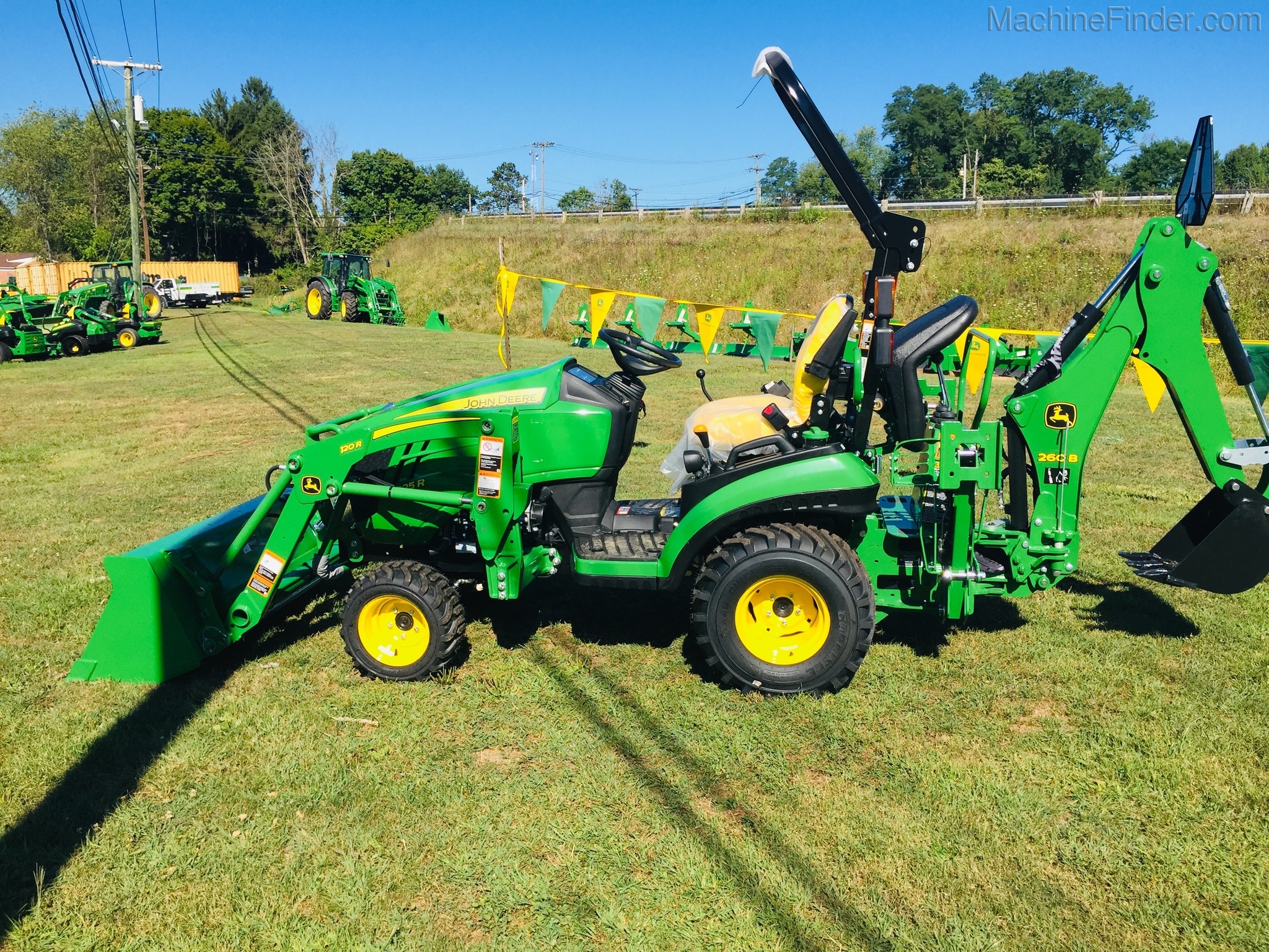 2020 John Deere 1025R Image 1