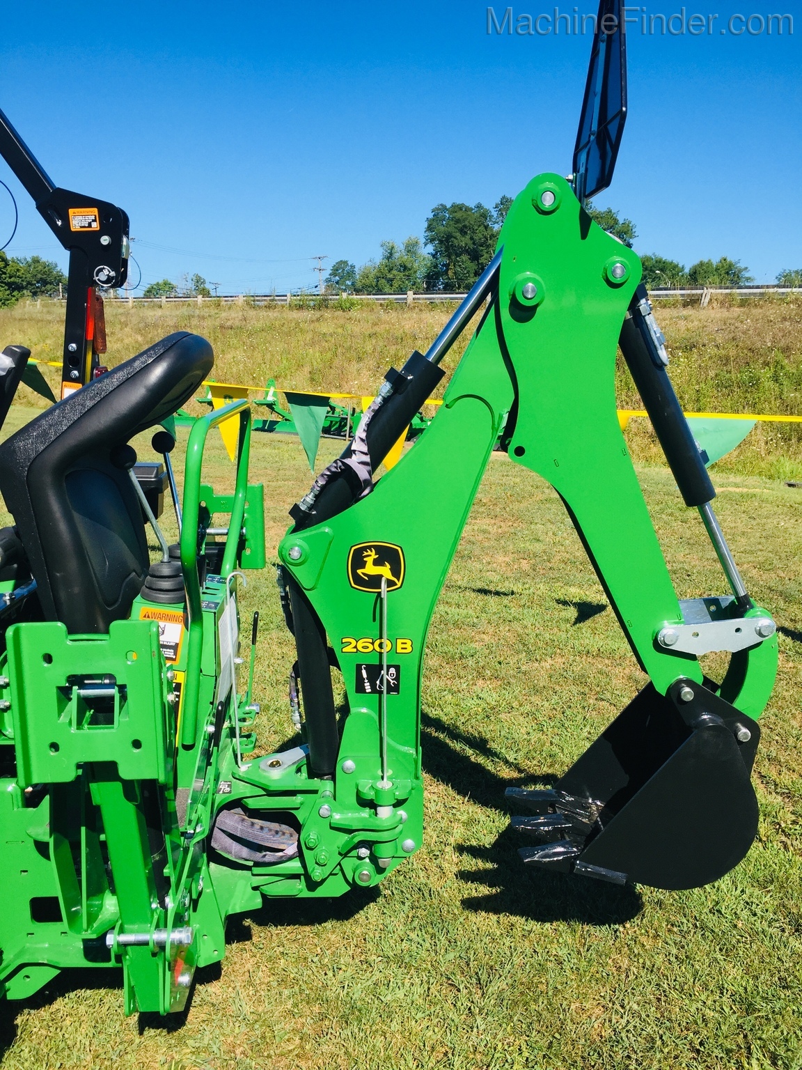 2020 John Deere 1025R Image 7