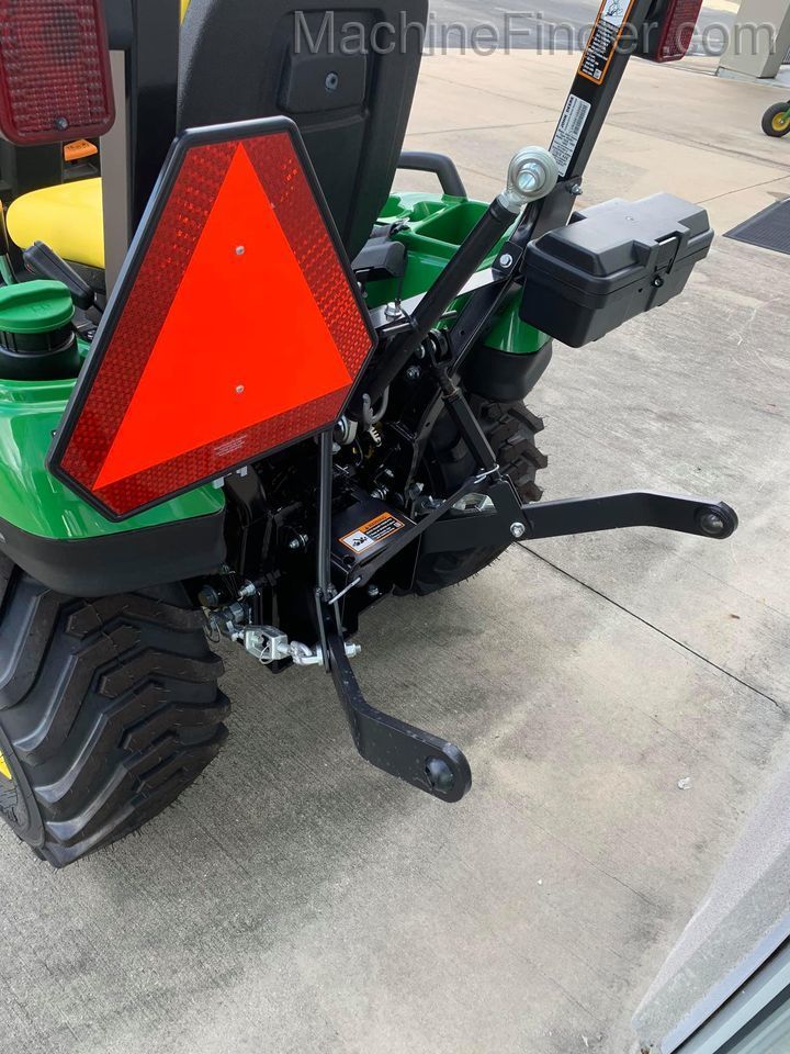 2020 John Deere 1023E Image 6
