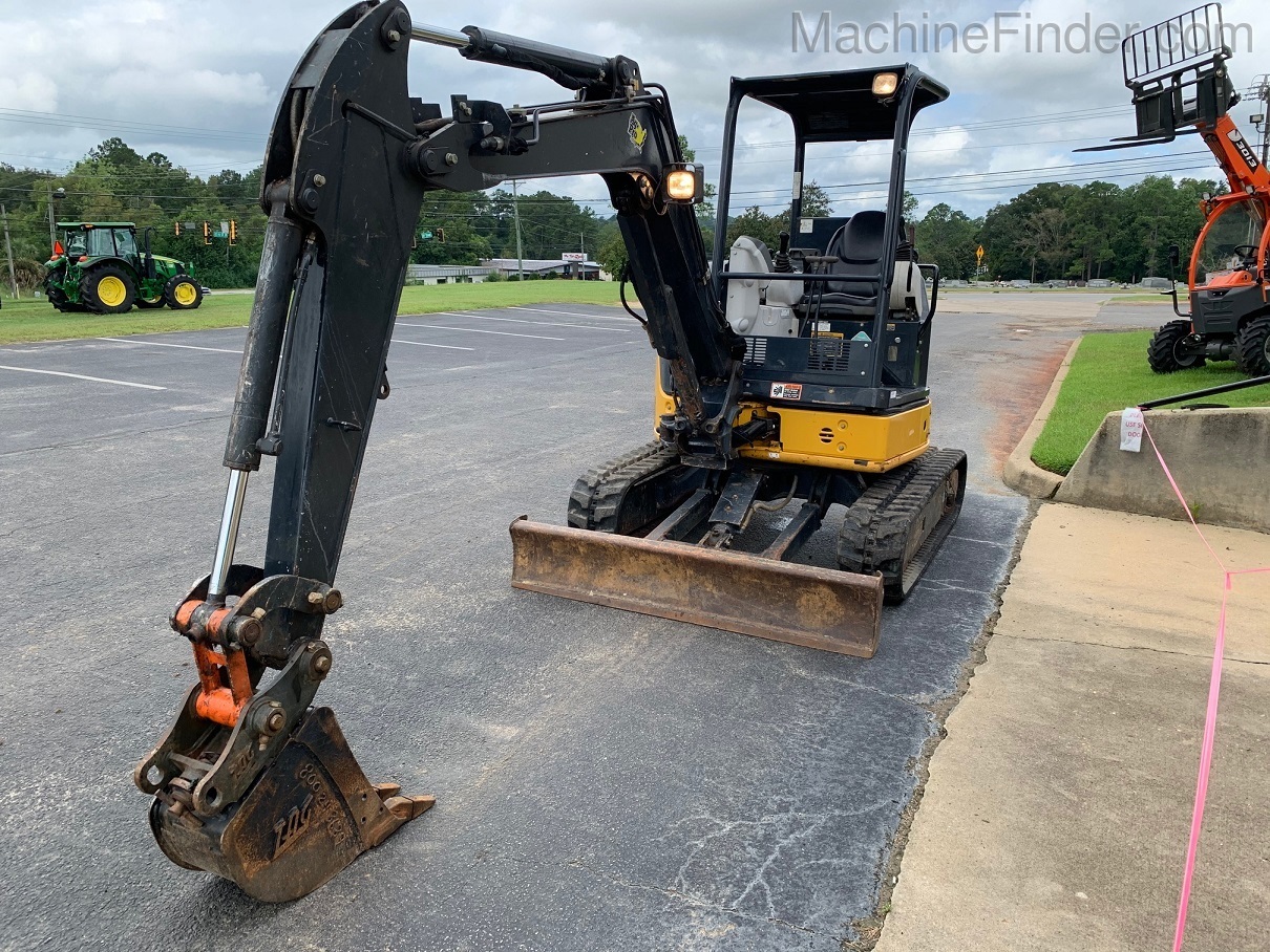 2015 John Deere 35G Image 5