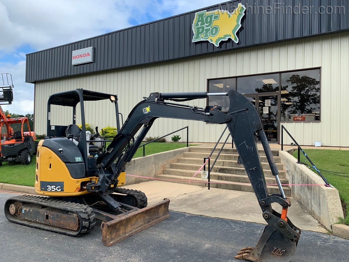 2015 John Deere 35G Image 1