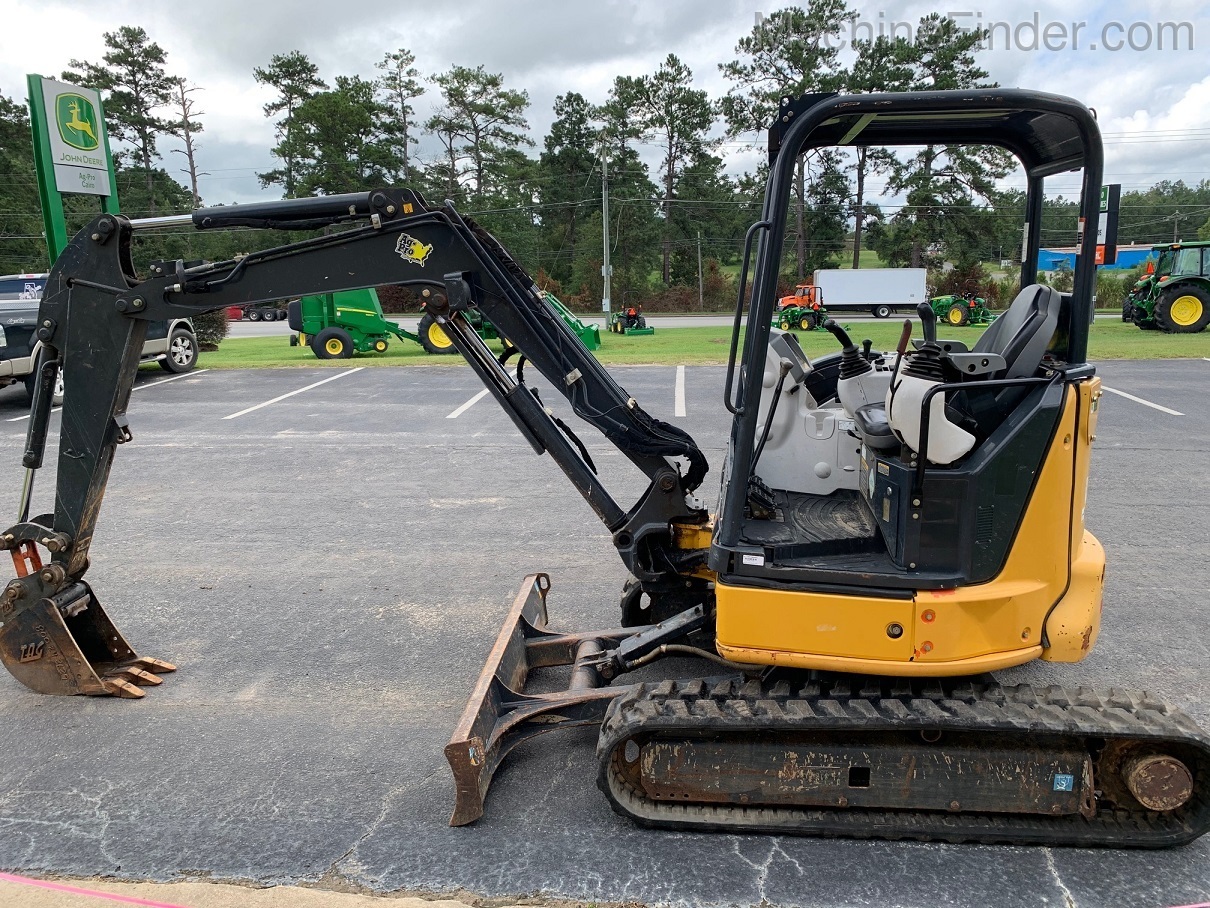 2015 John Deere 35G Image 4