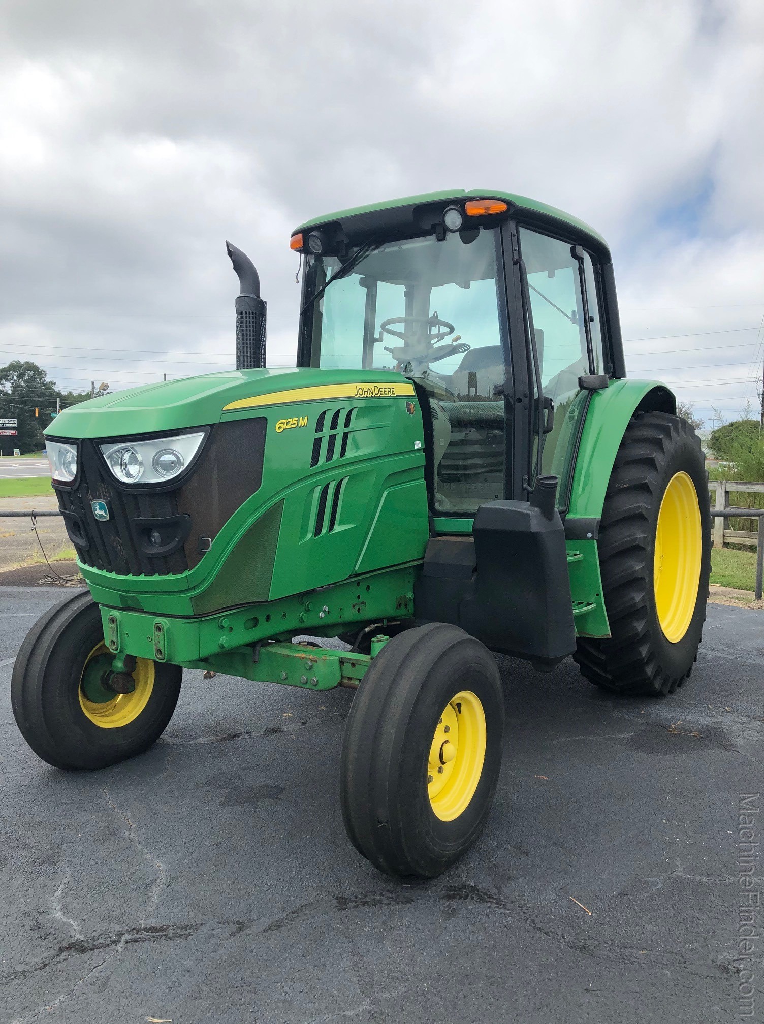2013 John Deere 6125M Image 1