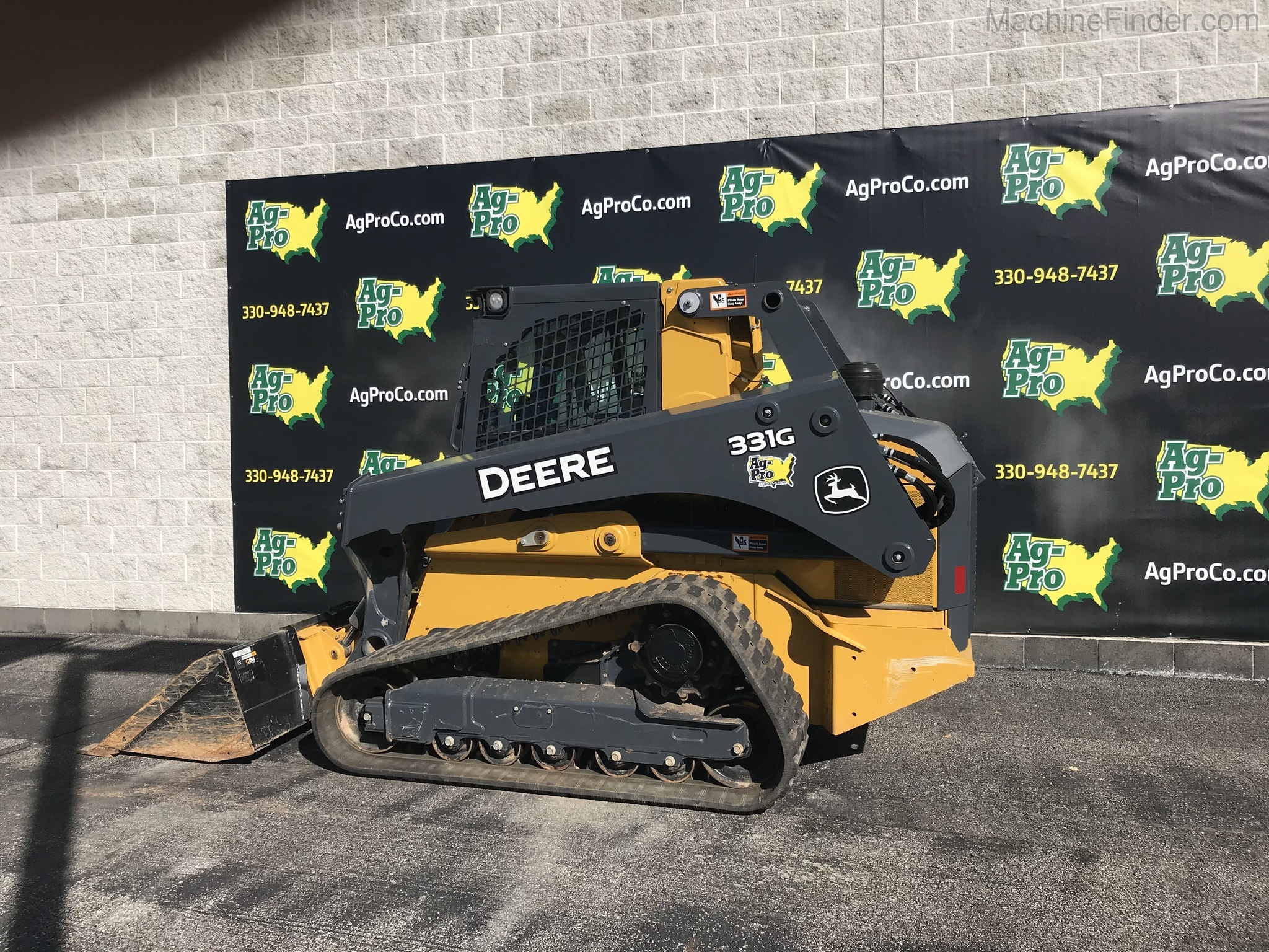 2019 John Deere 331G Image 2