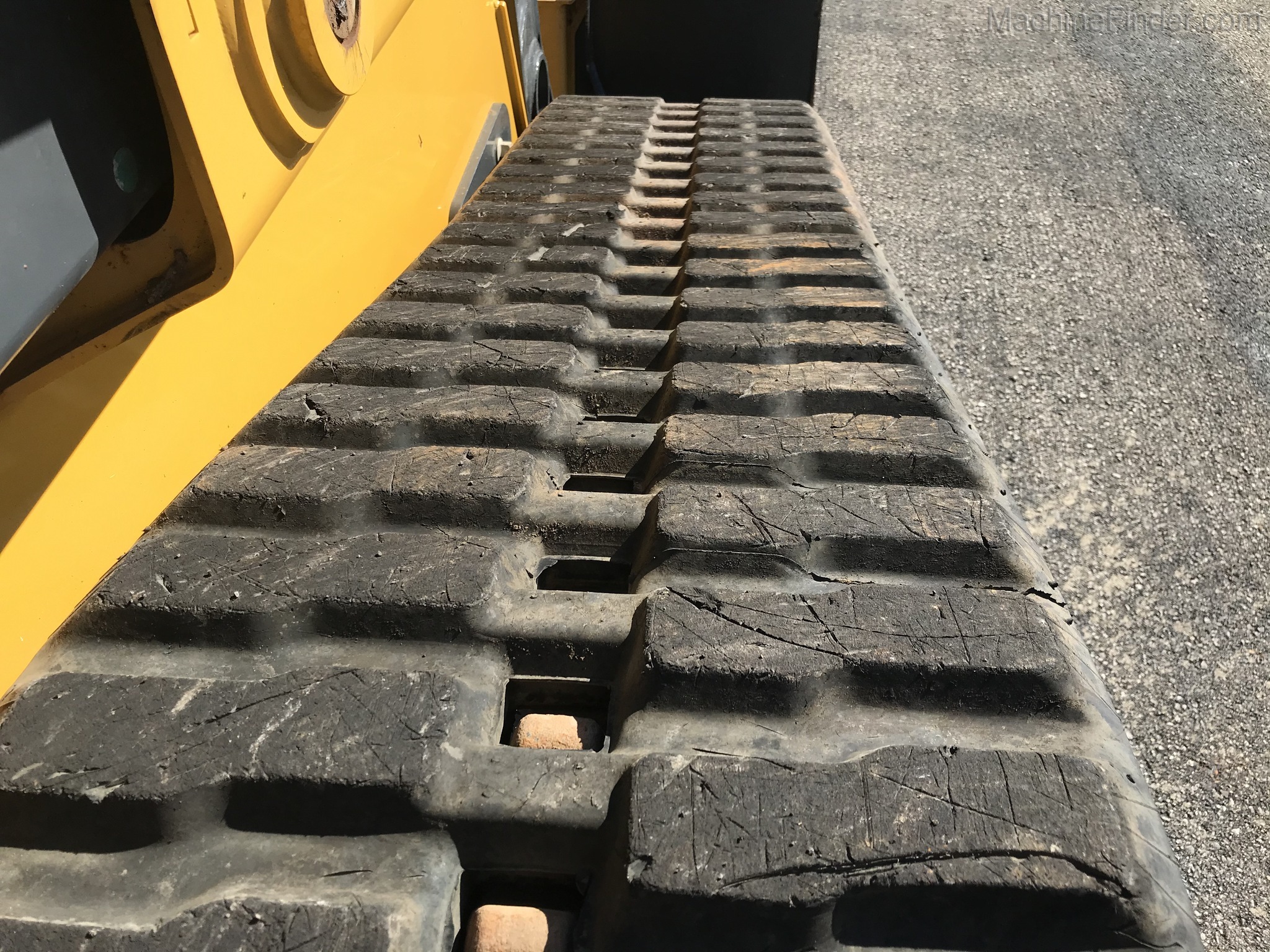 2019 John Deere 331G Image 7