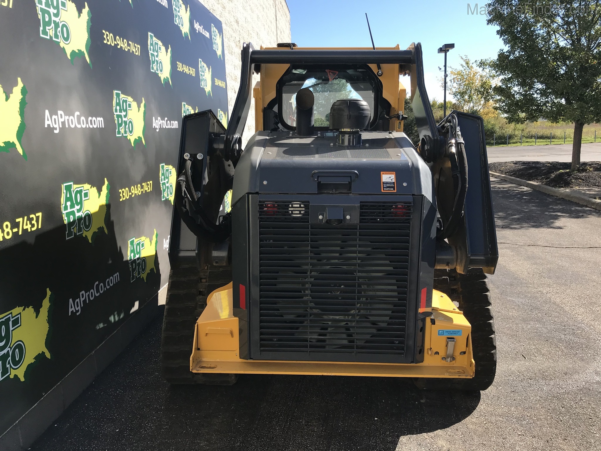 2019 John Deere 331G Image 8