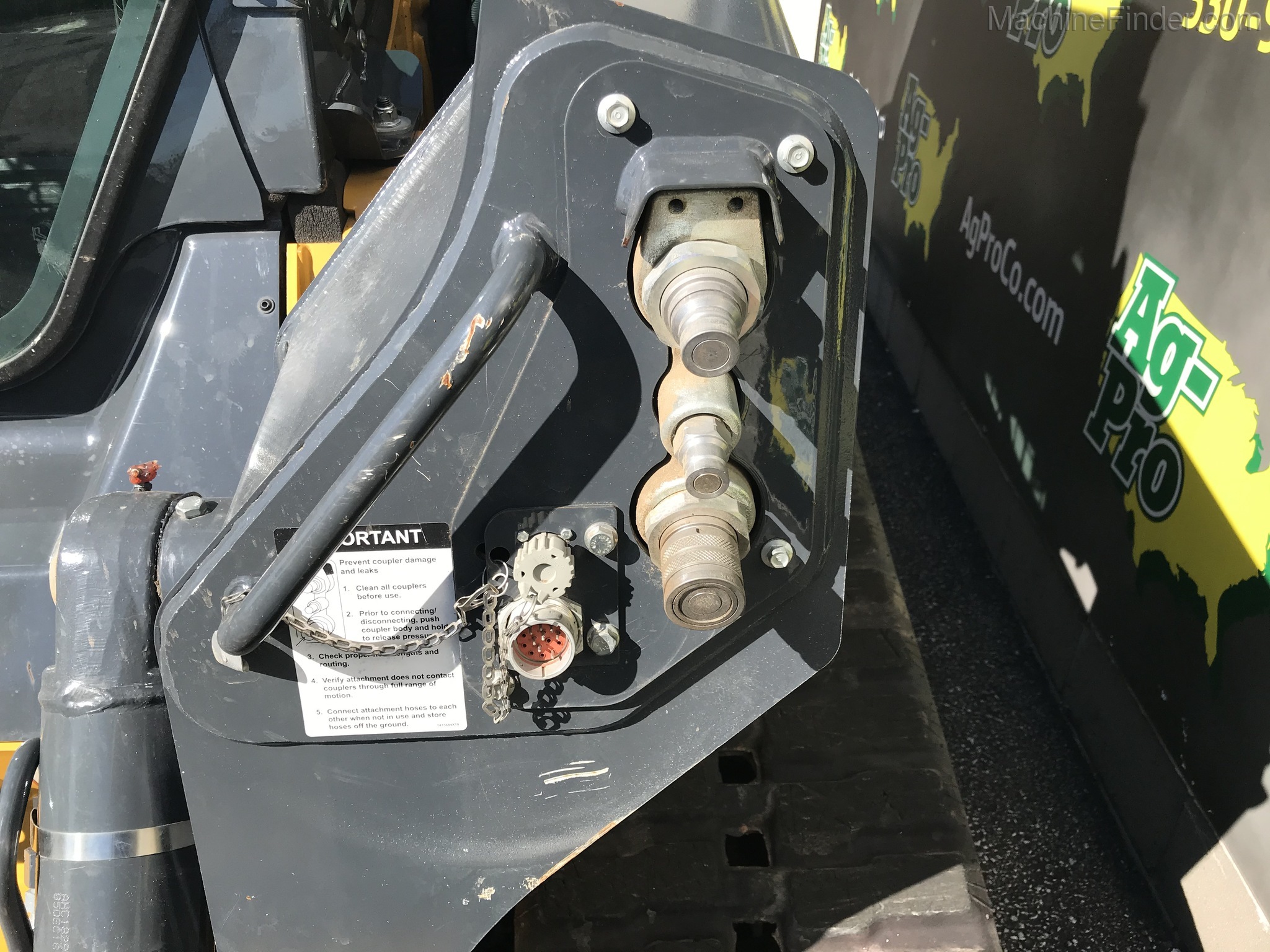 2019 John Deere 331G Image 9