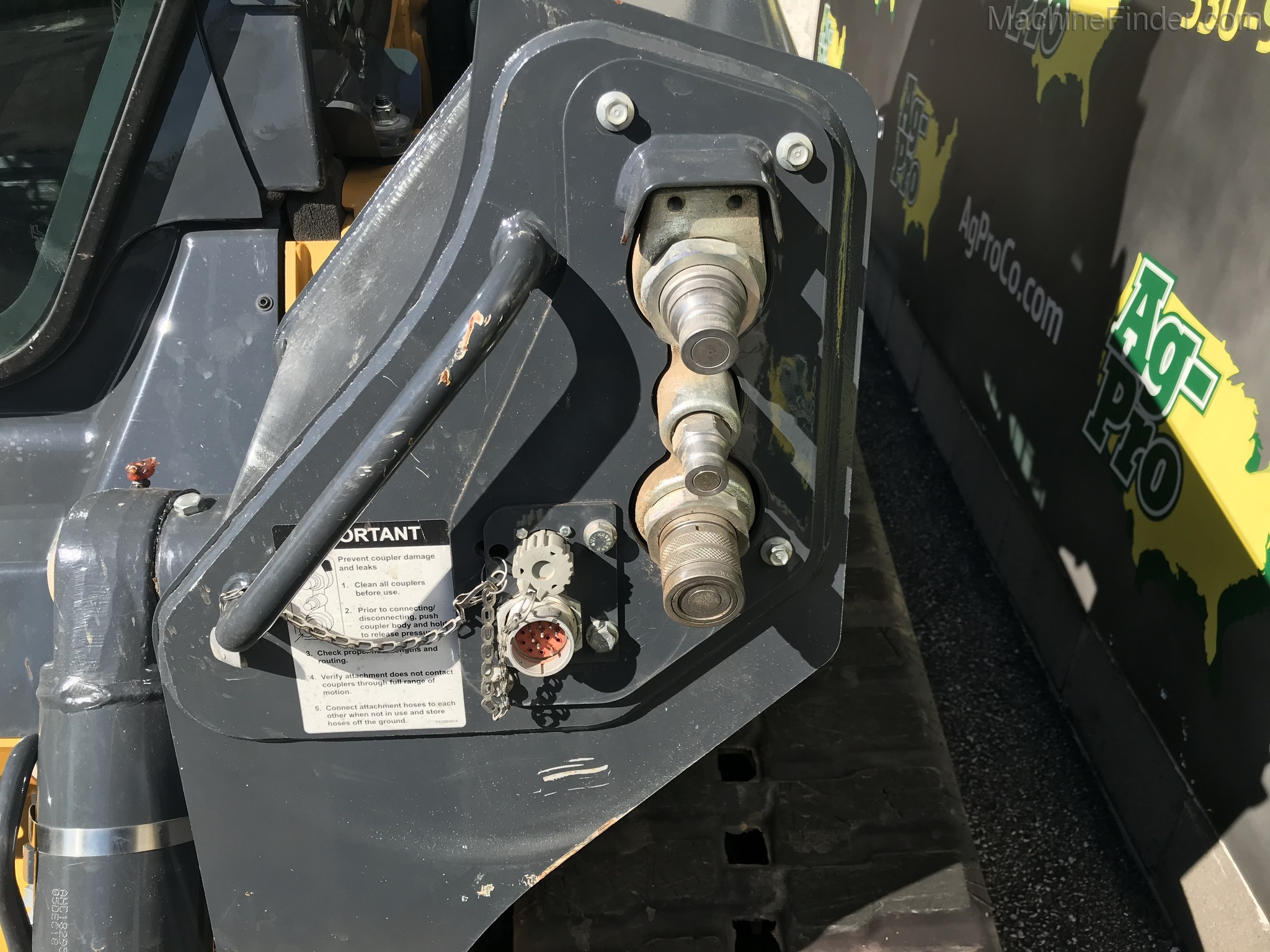 2019 John Deere 331G Image 11