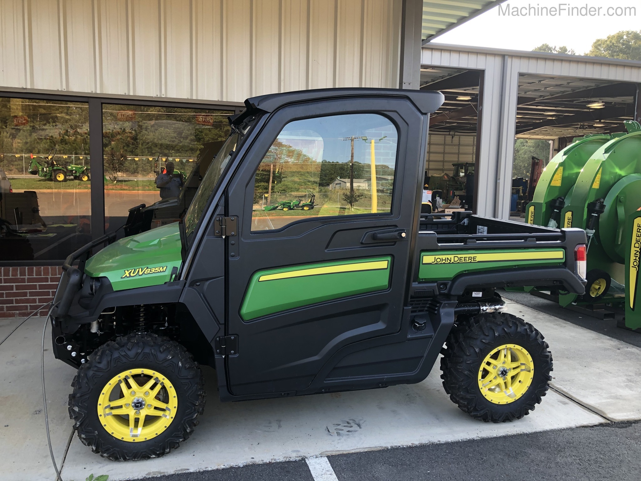 2020 John Deere 835M Image 1