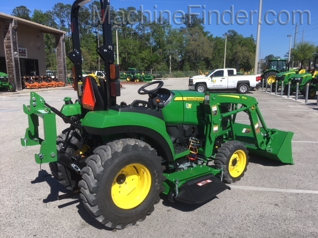 2020 John Deere 2038R Image 6