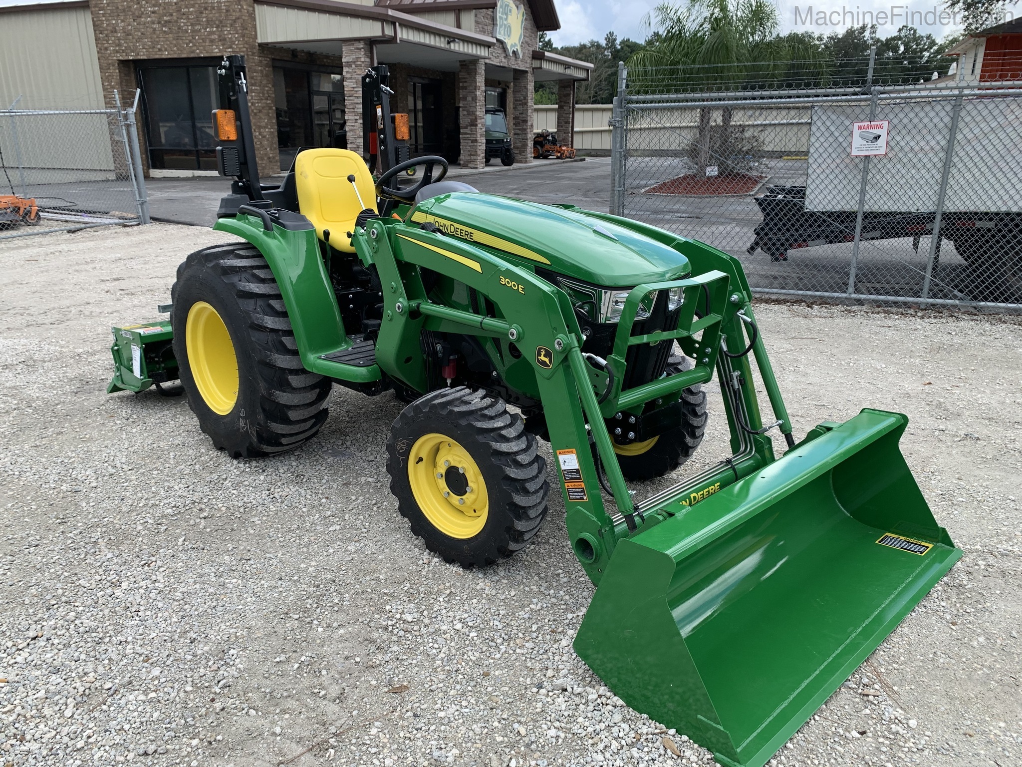 2020 John Deere 3025E Image 2