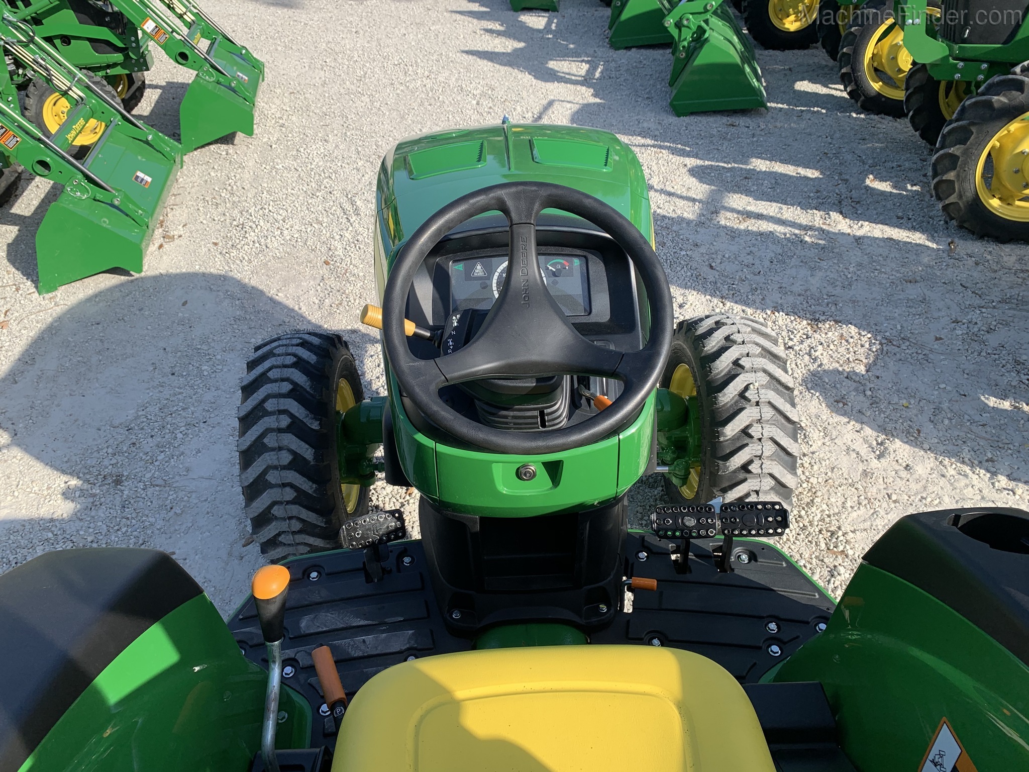 2020 John Deere 4066M Image 5