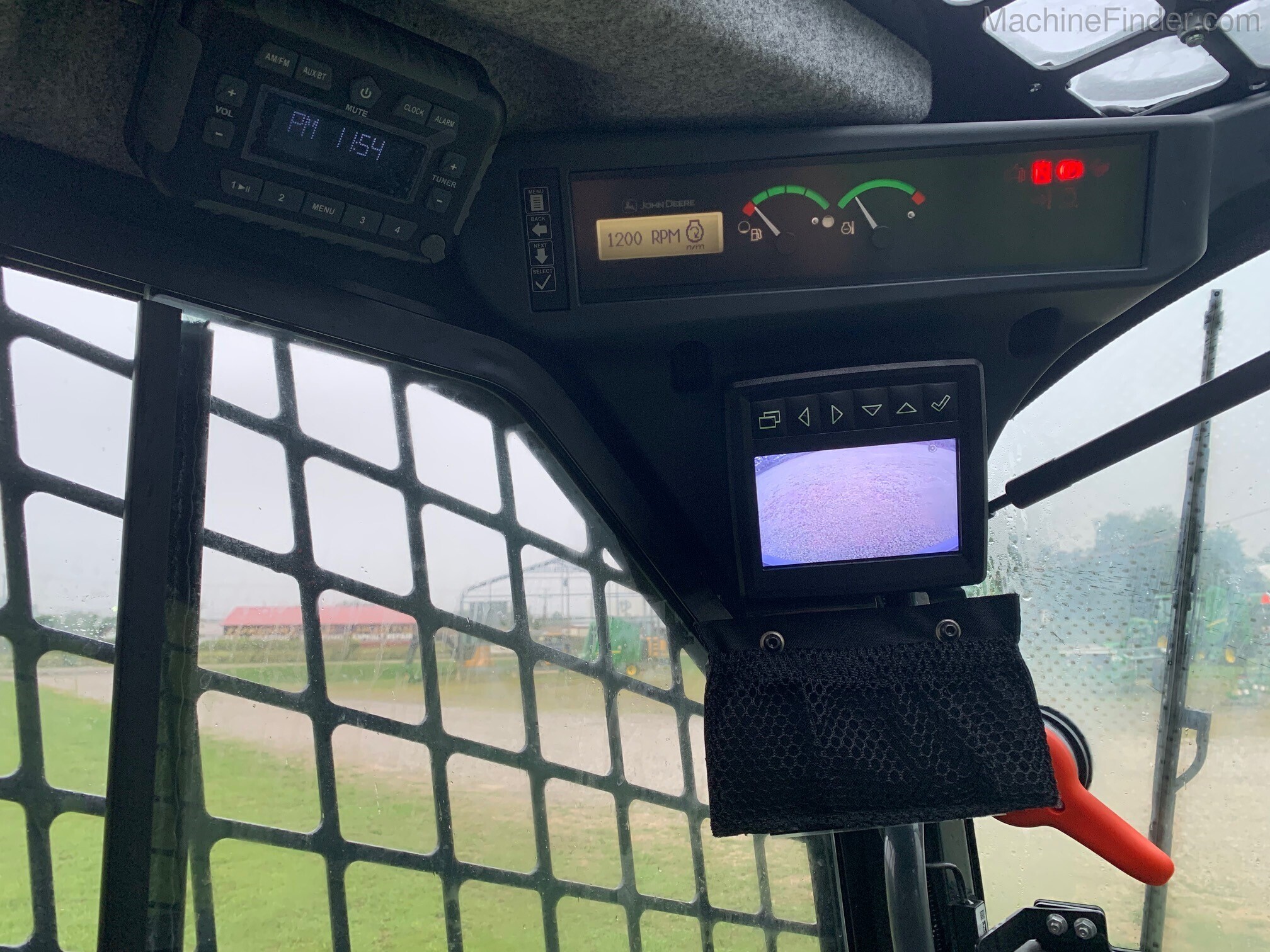 2020 John Deere 325G Image 8