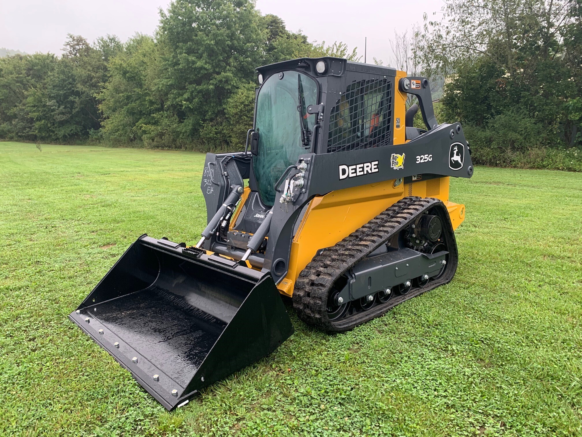 2020 John Deere 325G Image 7