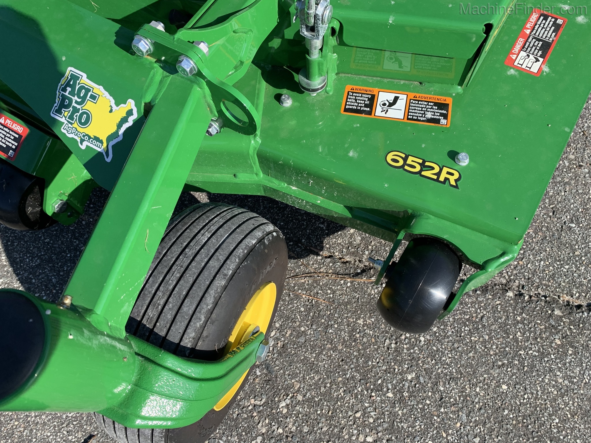 2020 John Deere 652R Image 3