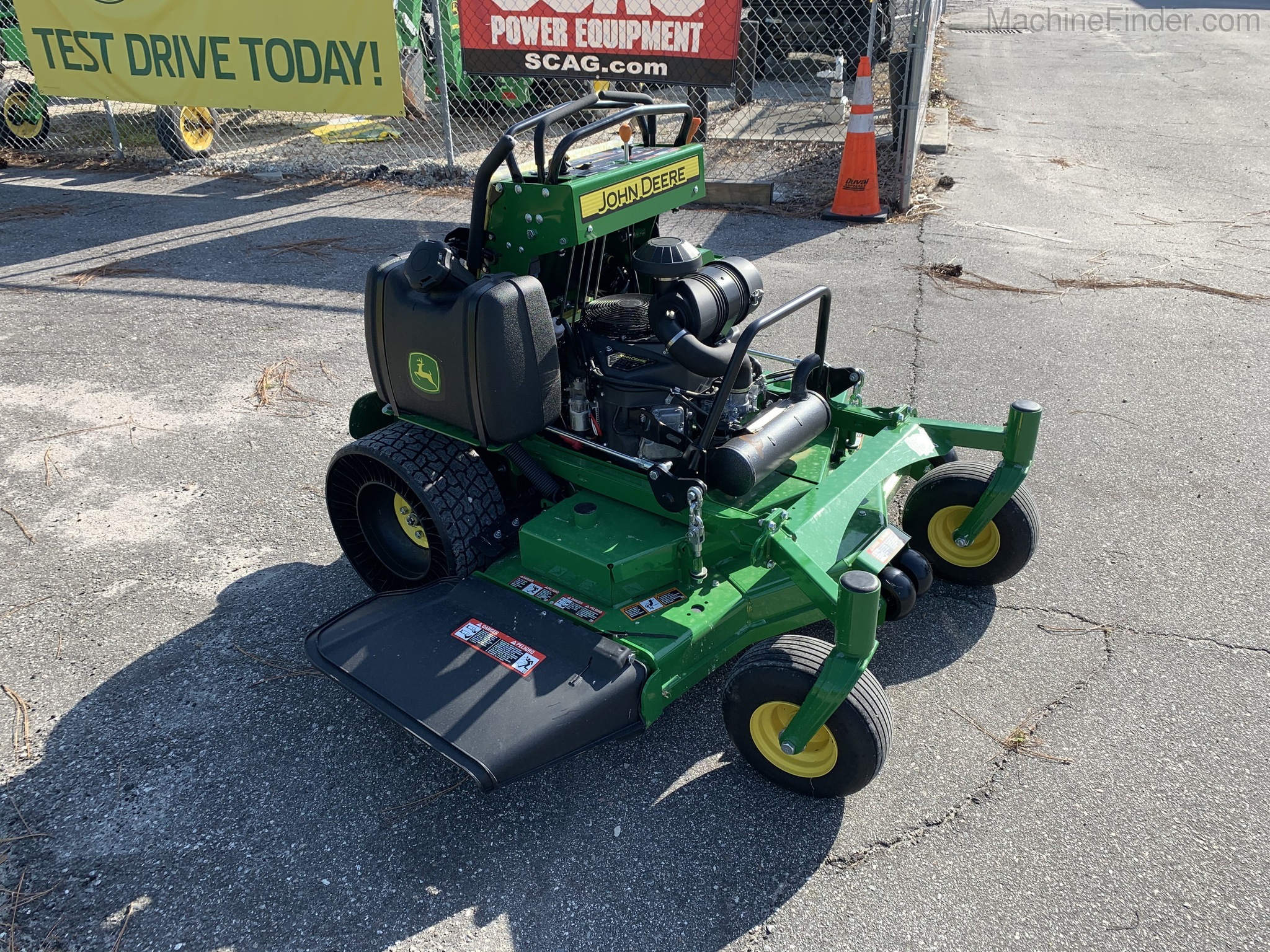 2020 John Deere 652R Image 4