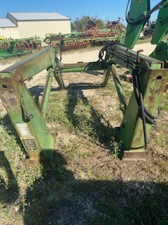 John Deere 158 Image 3