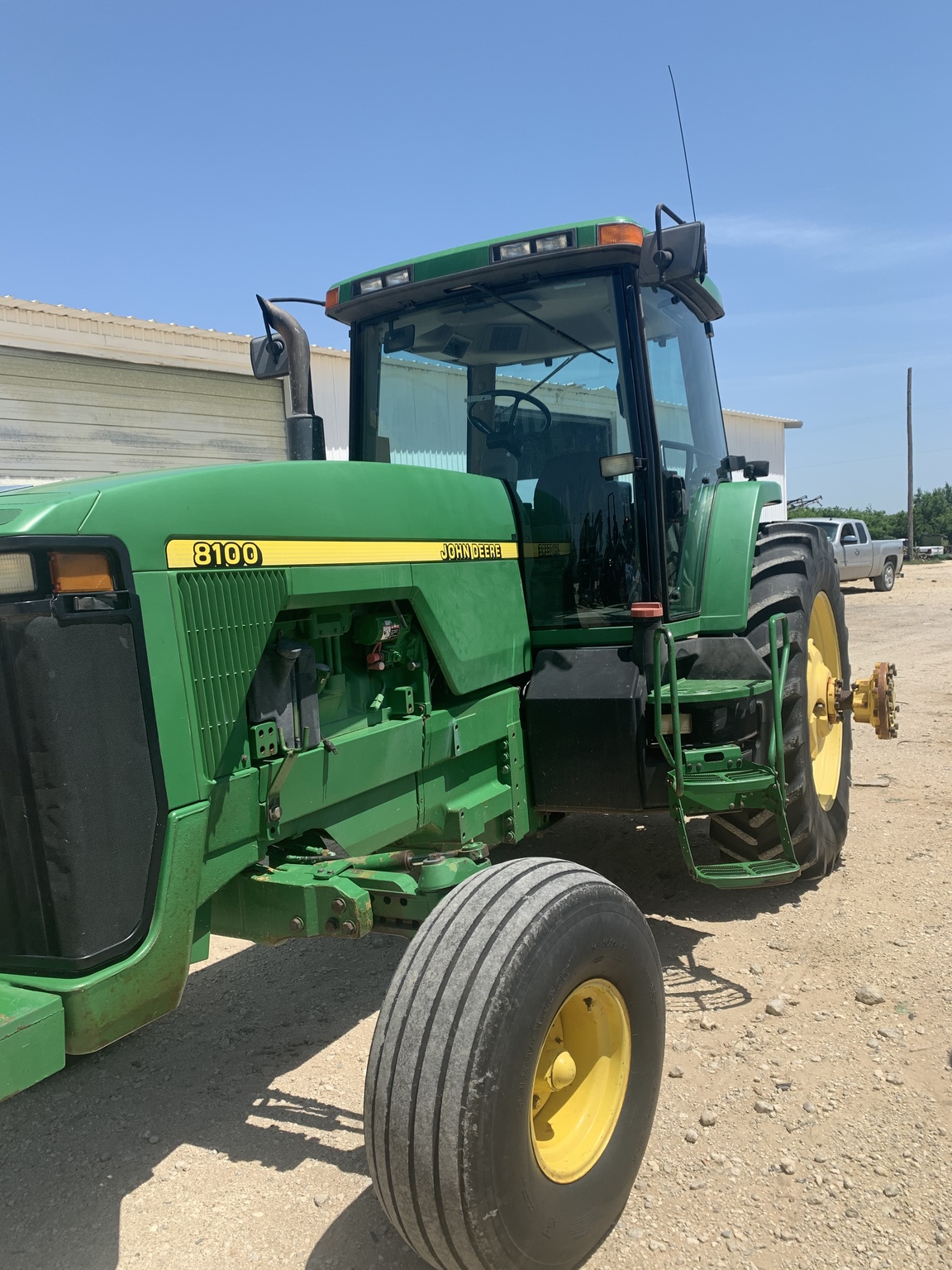 1998 John Deere 8100 Image 1