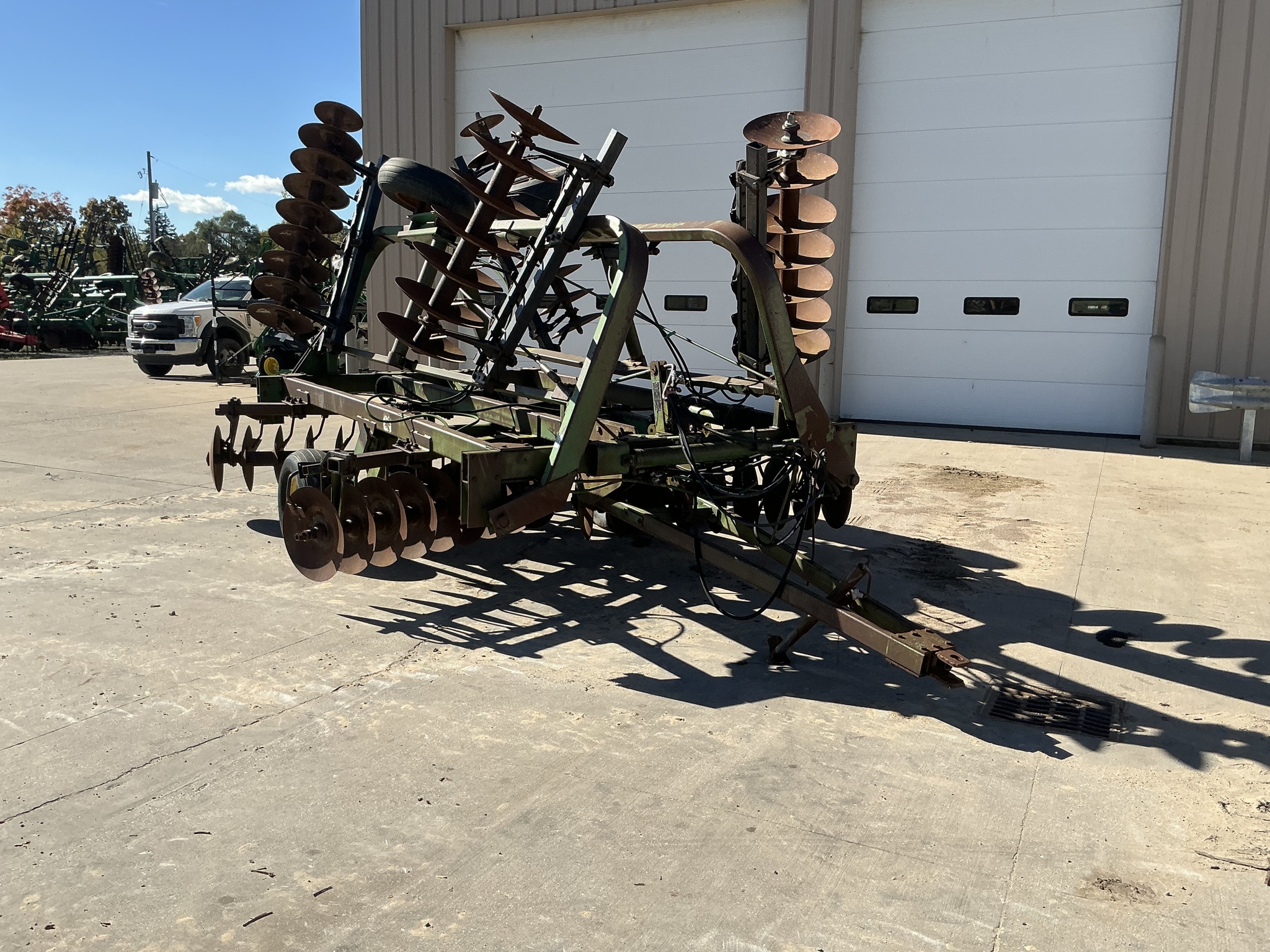 John Deere 235 Image 1