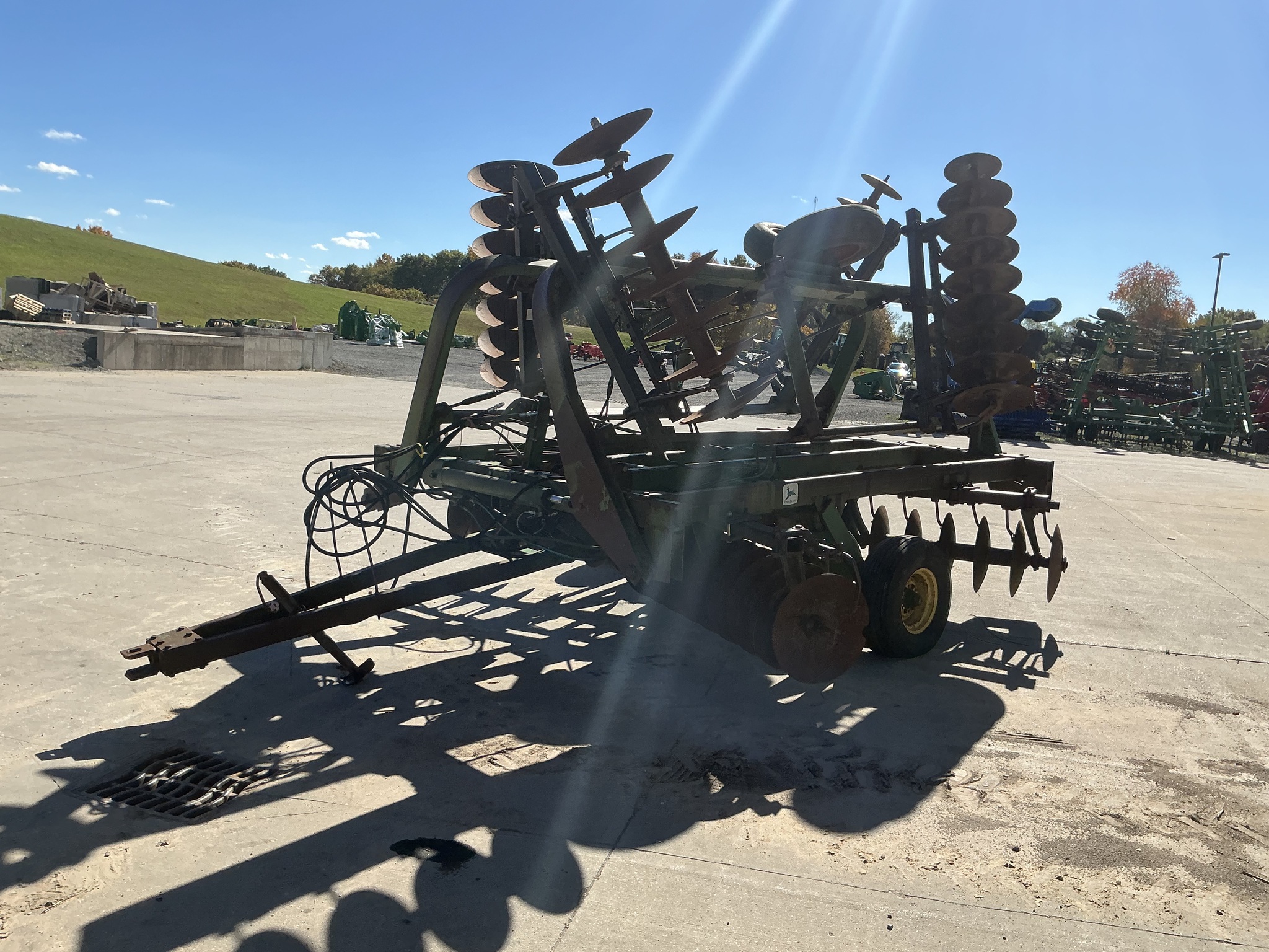 John Deere 235 Image 4