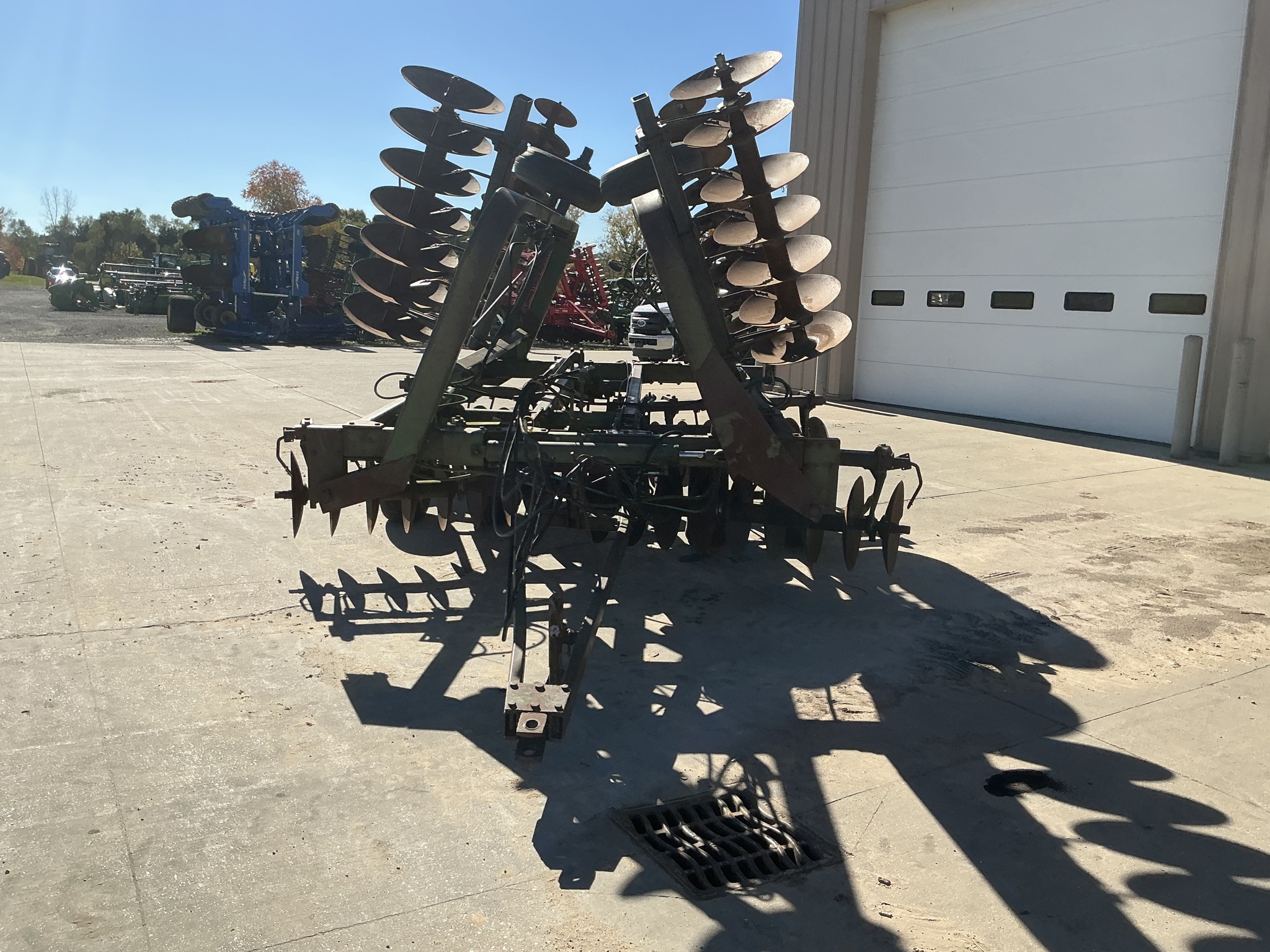 John Deere 235 Image 8