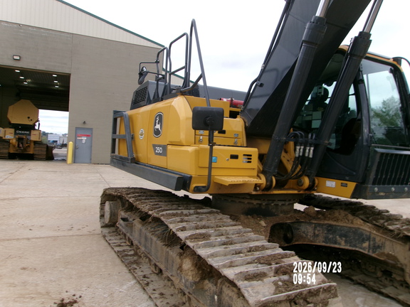 2023 John Deere 250P