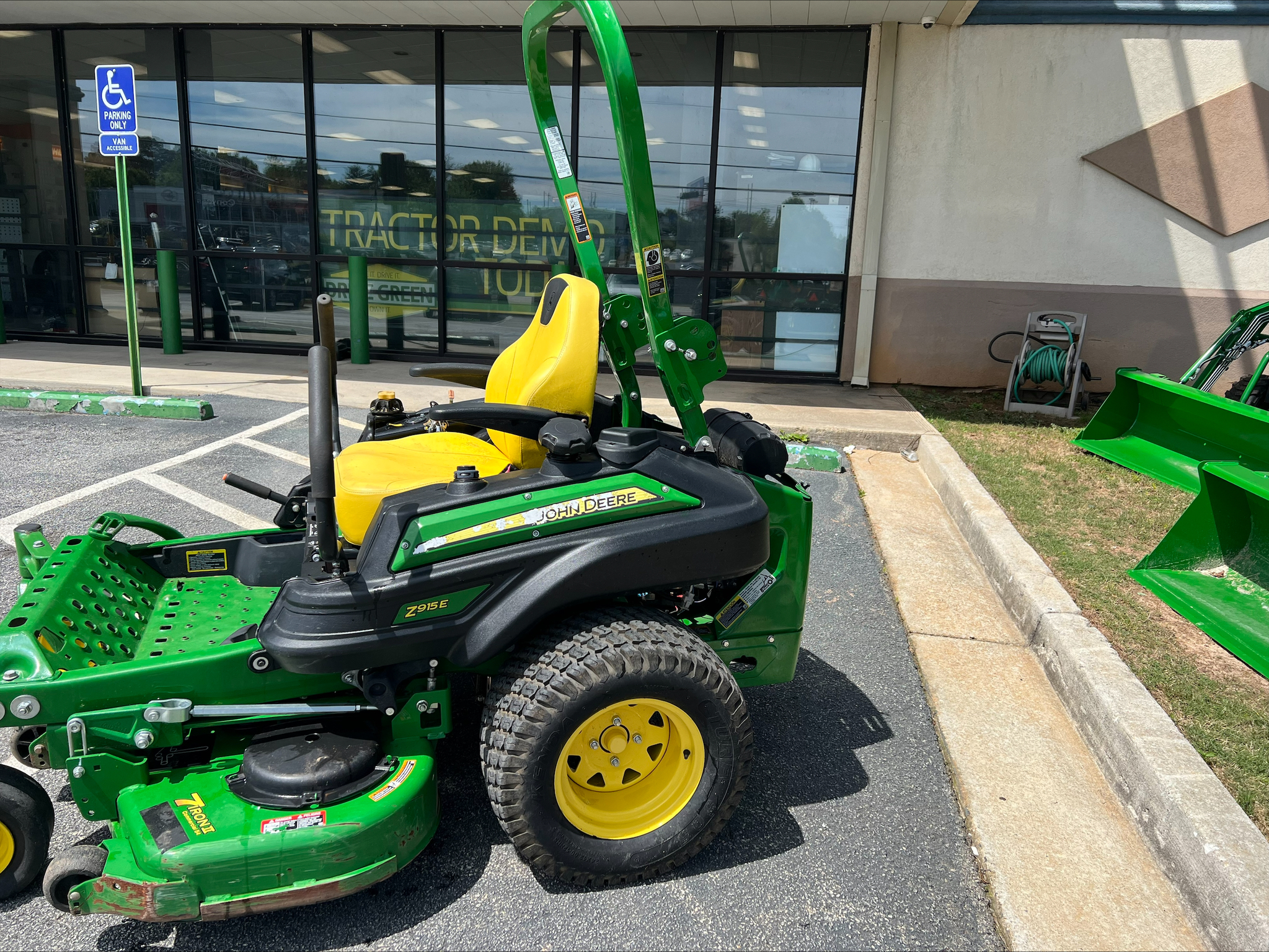 2019 John Deere Z915E Image 2