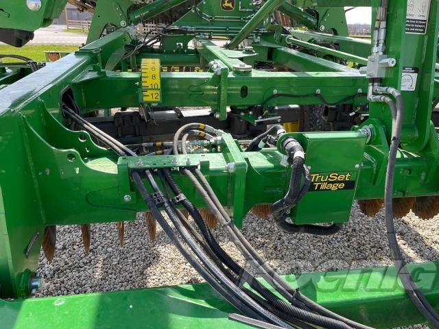 Used 2023 John Deere 2660VT Vertical Tillage at Koenig Equipment in Greenville, OH - PhotoXL9