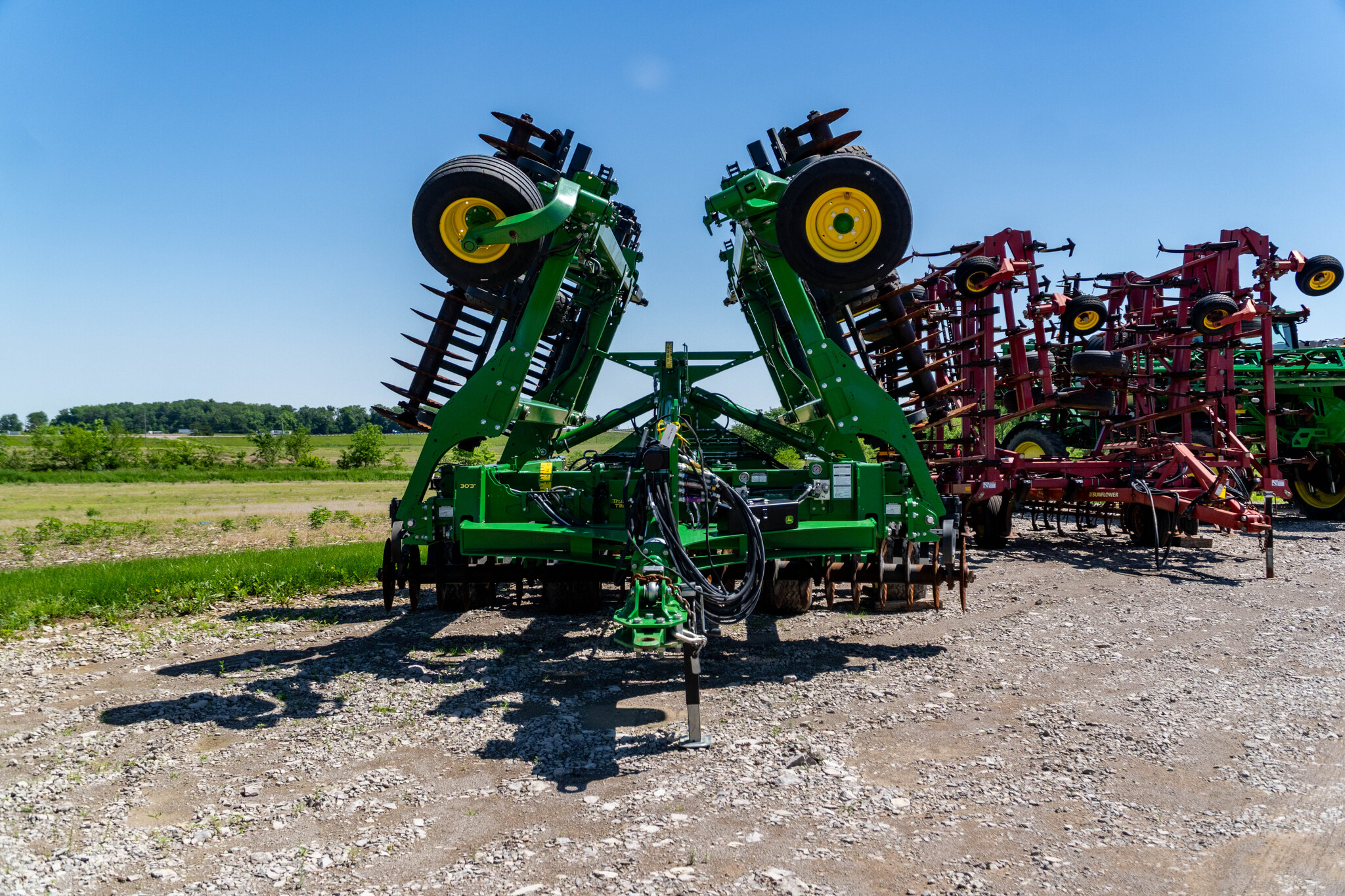 Used 2023 John Deere 2660VT Vertical Tillage at Koenig Equipment in Anna, OH - PhotoXL0