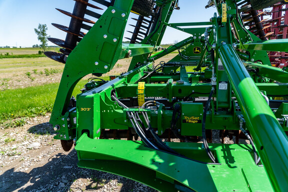Used 2023 John Deere 2660VT Vertical Tillage at Koenig Equipment in Anna, OH - Photo18