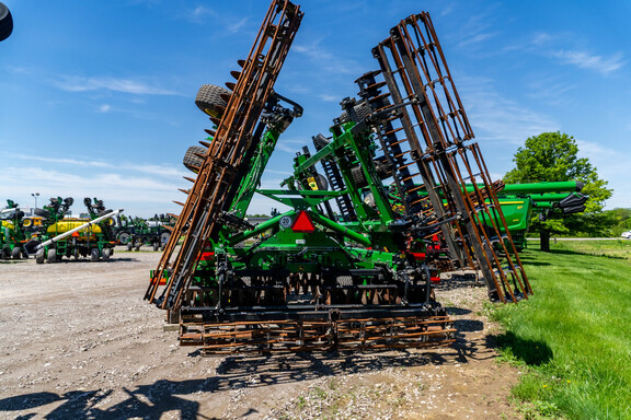 Used 2023 John Deere 2660VT Vertical Tillage at Koenig Equipment in Anna, OH - Photo3