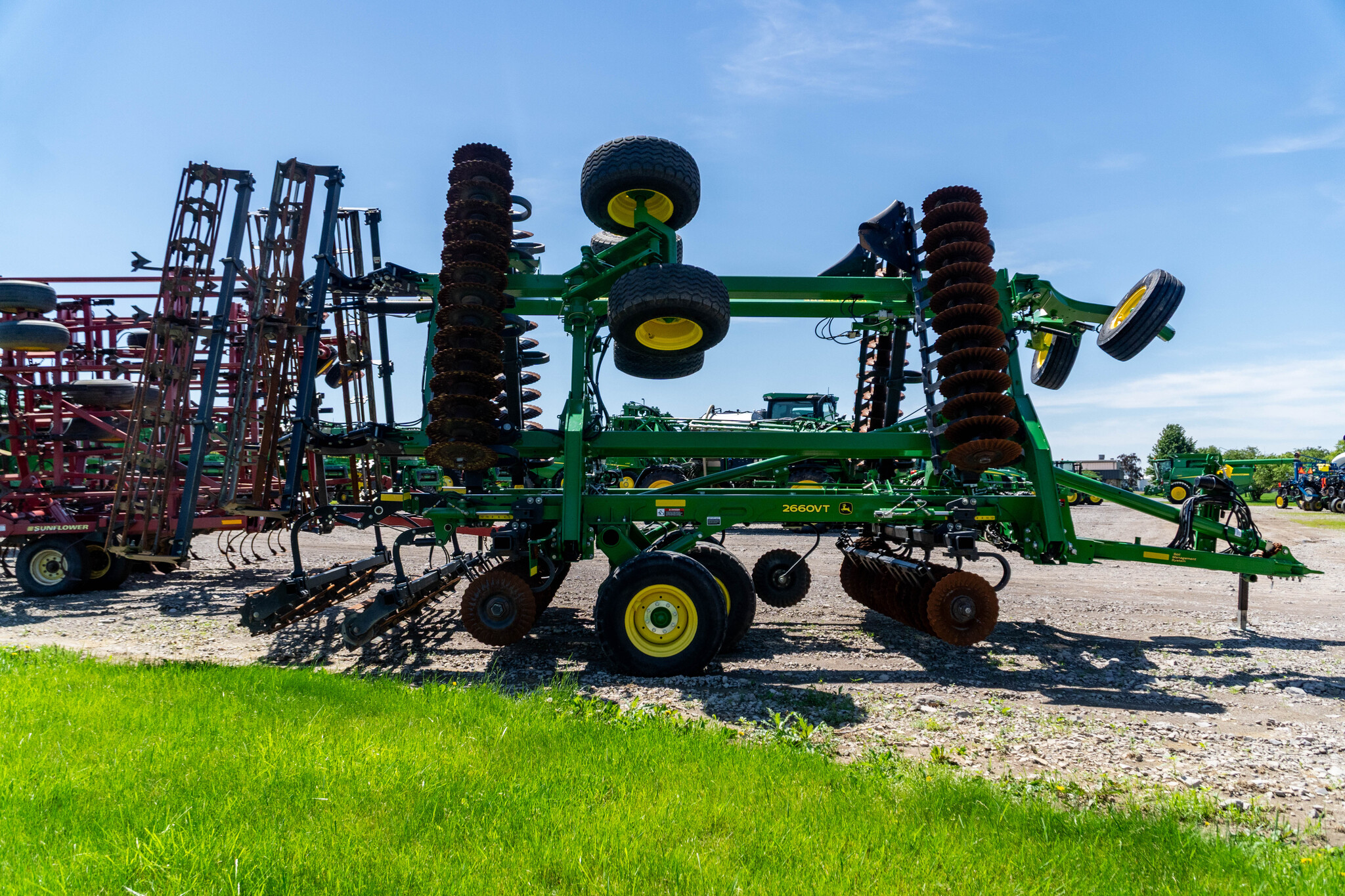 Used 2023 John Deere 2660VT Vertical Tillage at Koenig Equipment in Anna, OH - PhotoXL5