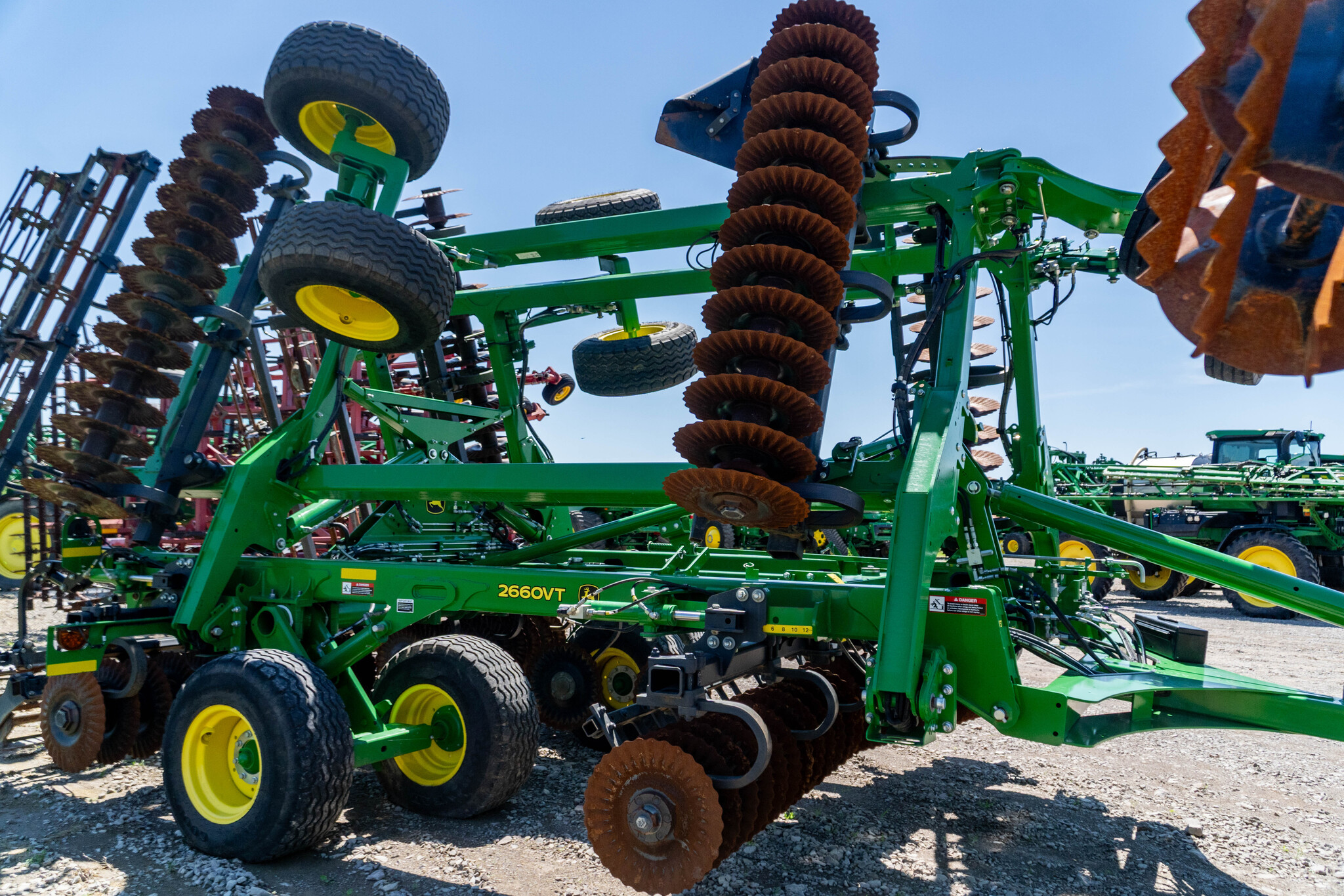 Used 2023 John Deere 2660VT Vertical Tillage at Koenig Equipment in Anna, OH - PhotoXL6