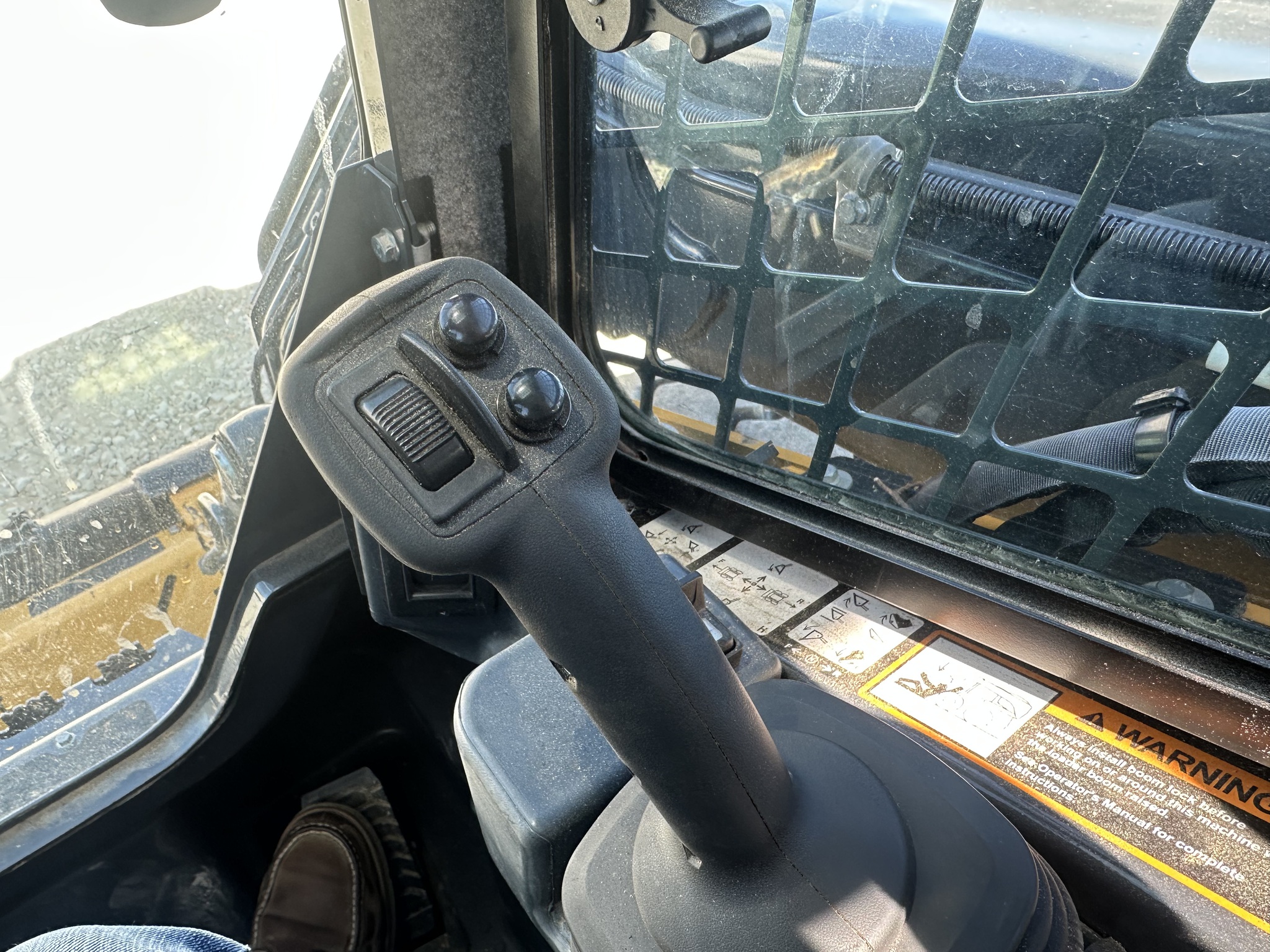 2023 John Deere 324G Image 11