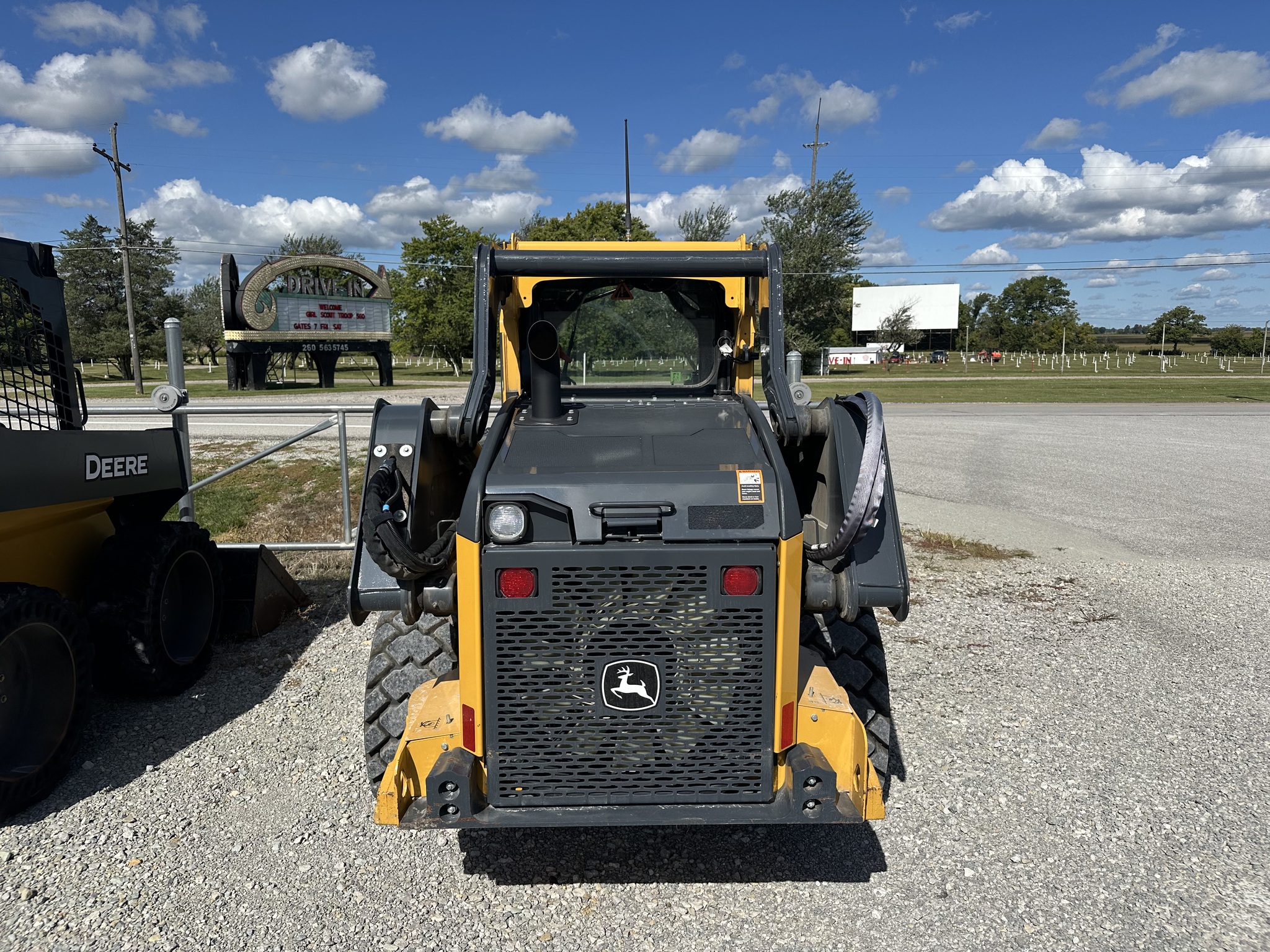2023 John Deere 324G Image 4