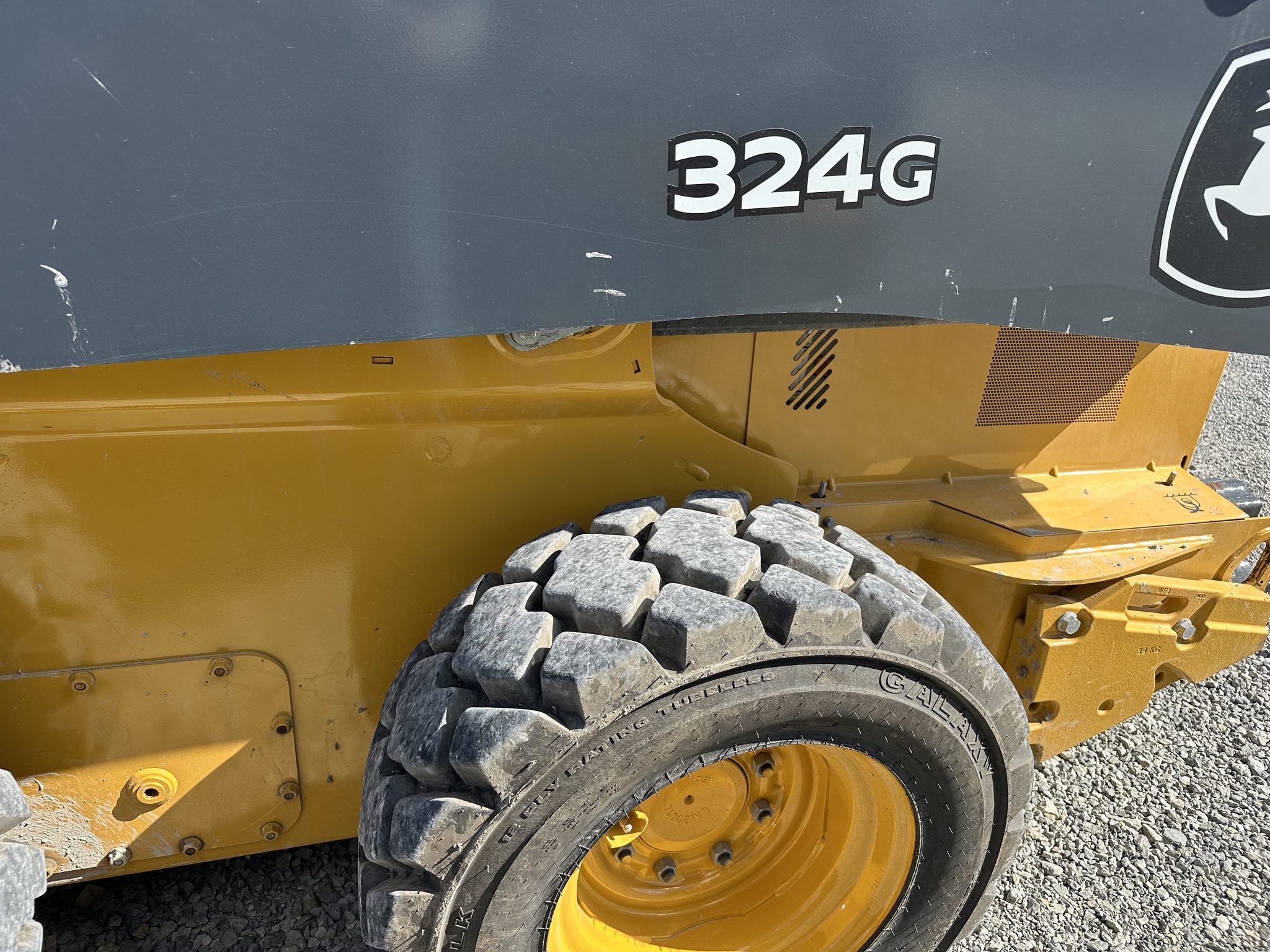 2023 John Deere 324G Image 7
