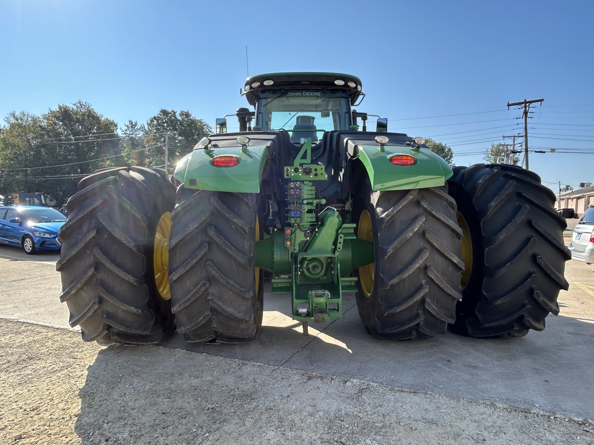  2021 John Deere 9520R at Heritage Tractor in Freeport, IL