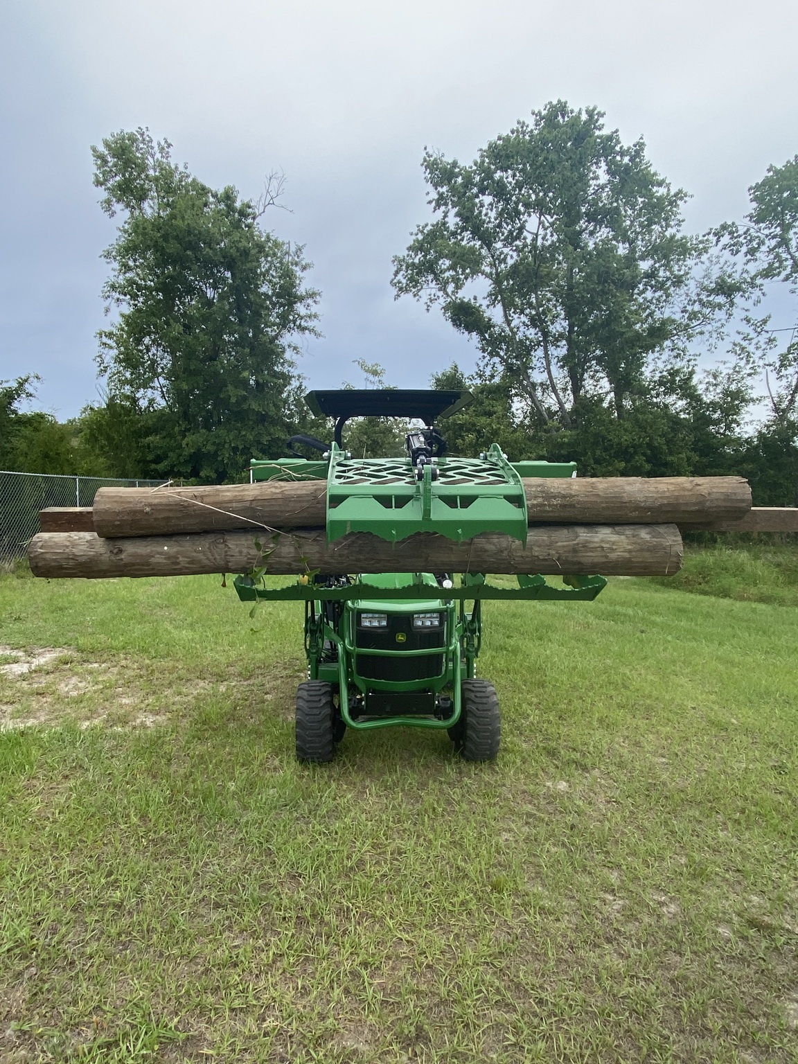 2023 John Deere 1025R Image 4