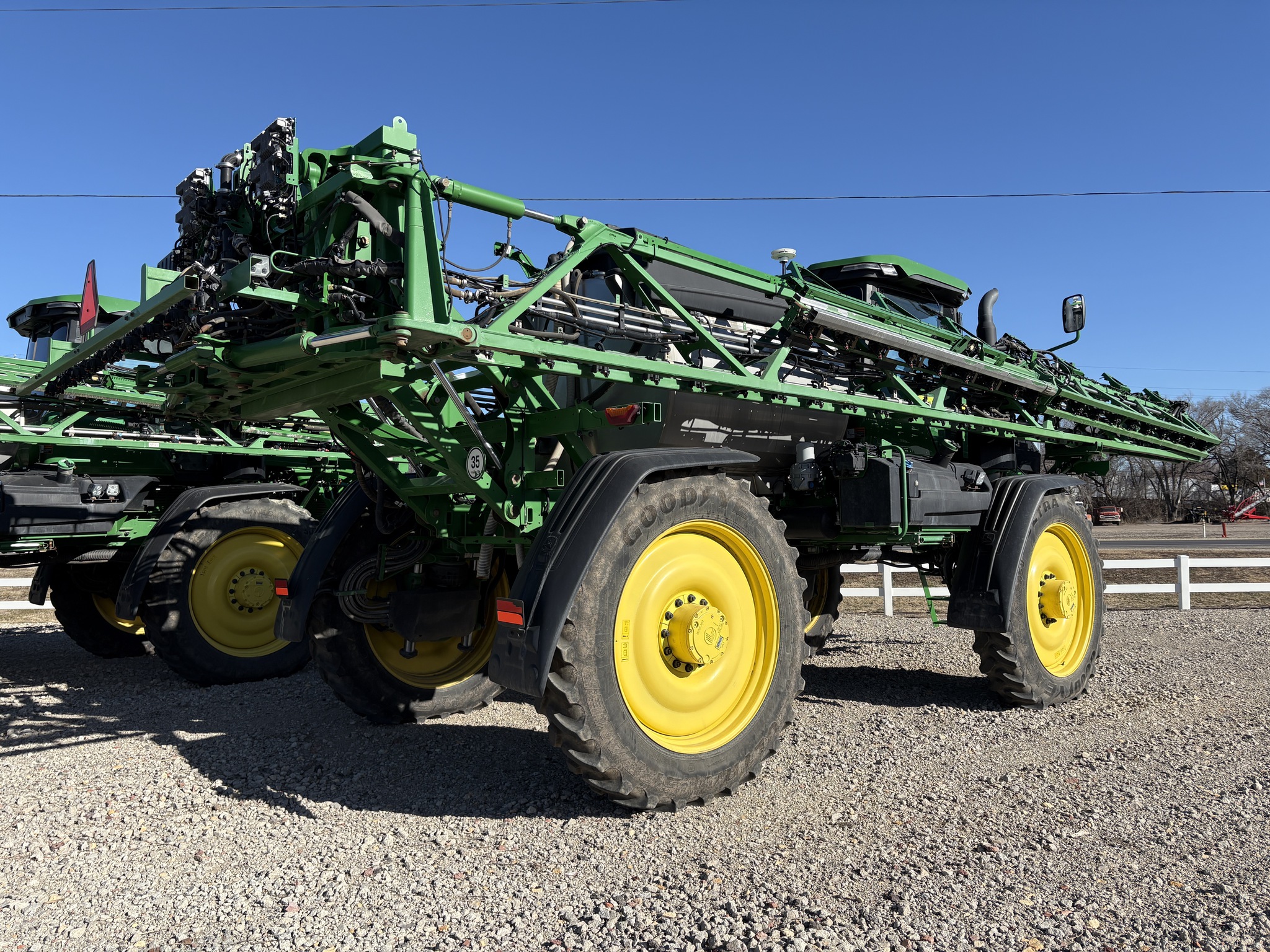 2023 John Deere 612R Image 3