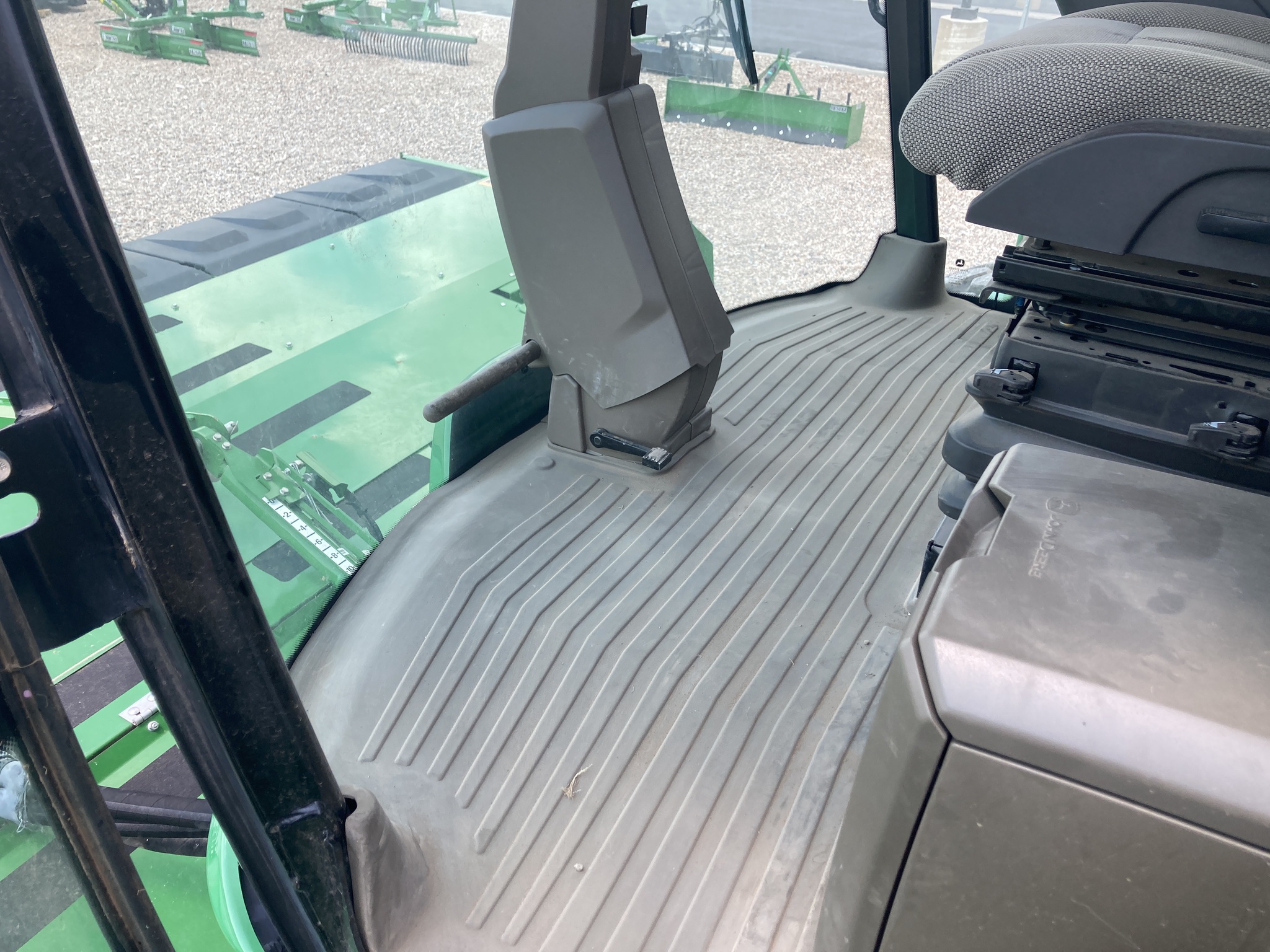 2023 John Deere W260R Image 30