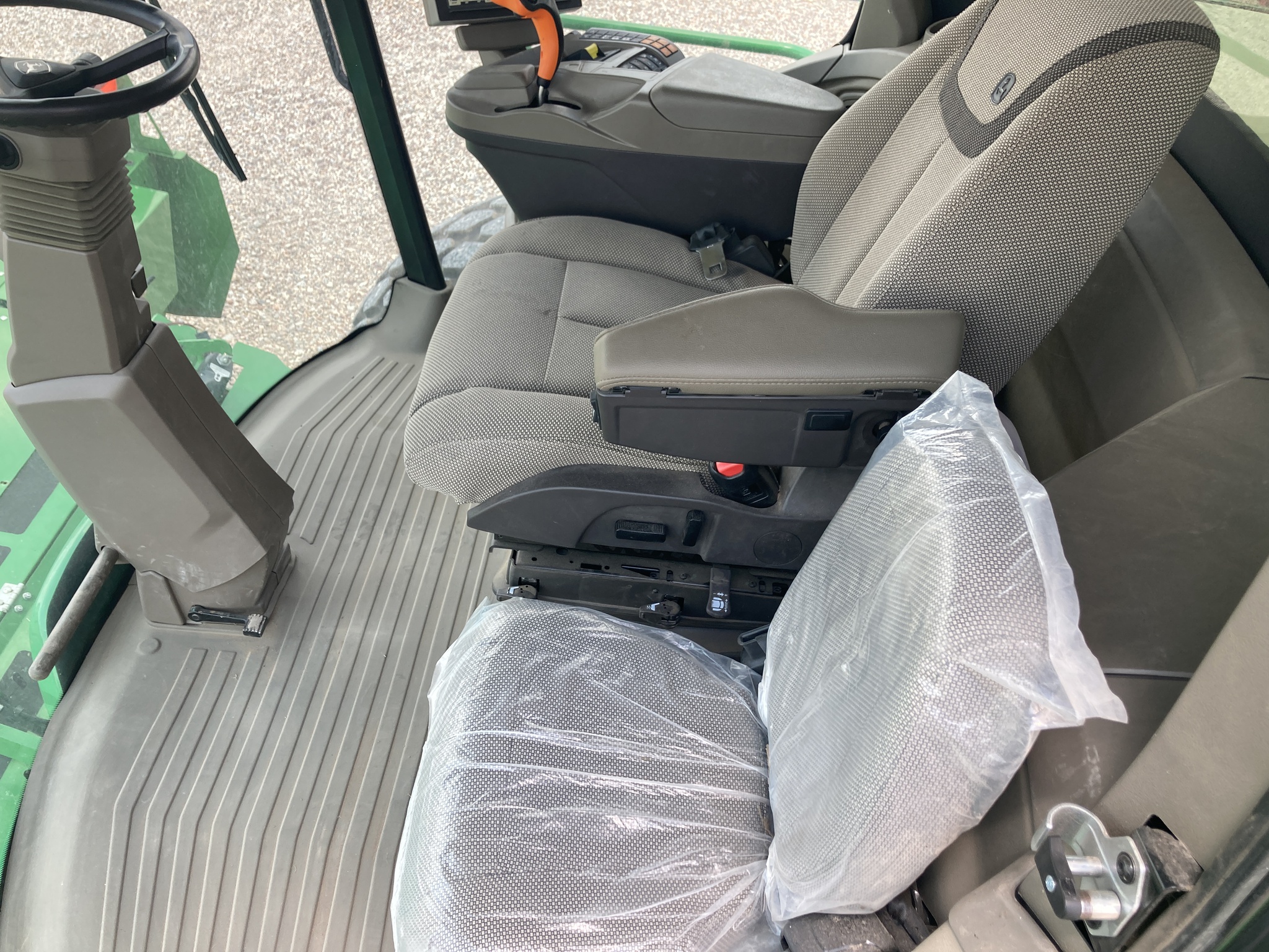 2023 John Deere W260R Image 32