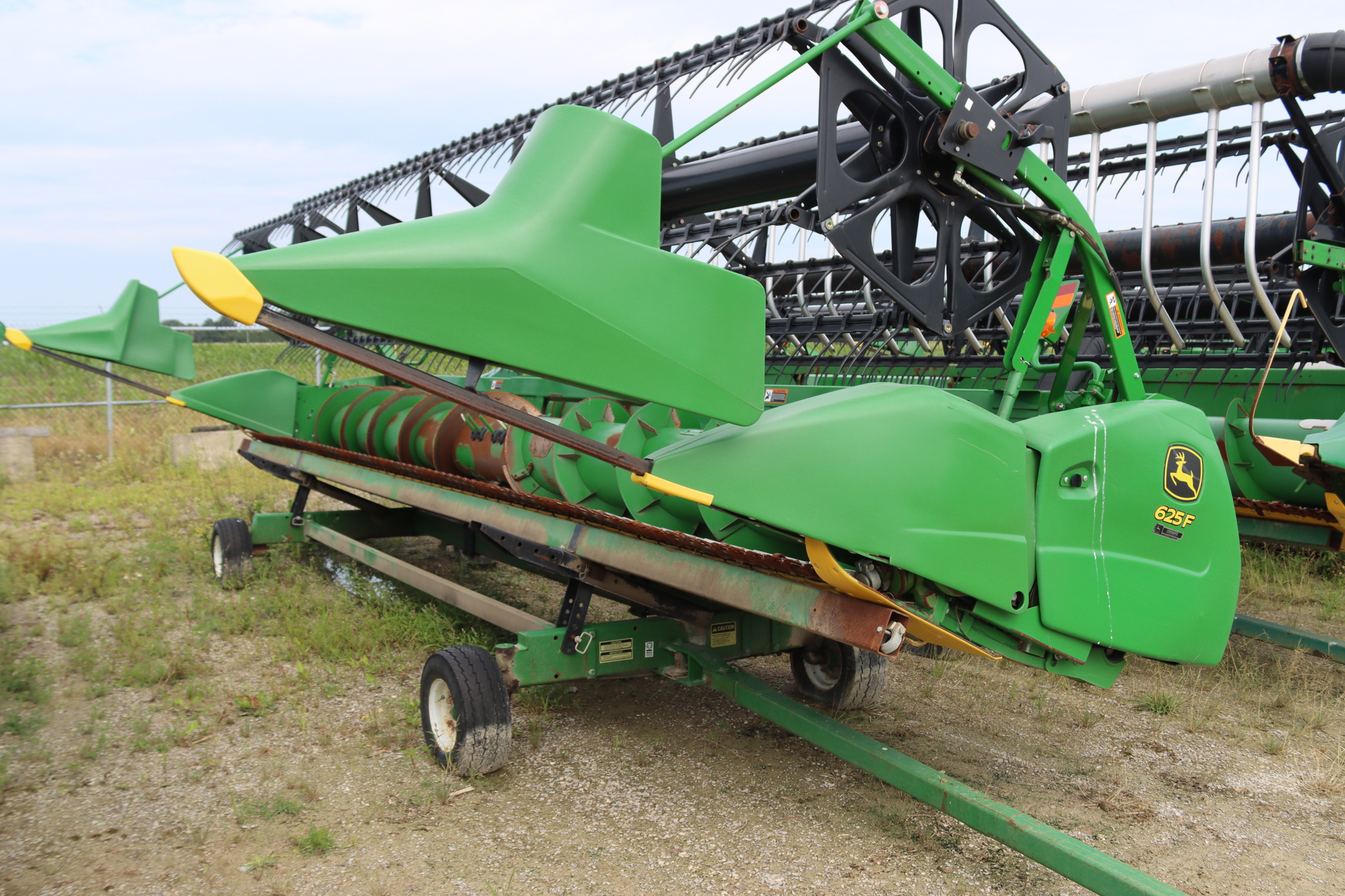 2011 John Deere 625F Combine Platforms