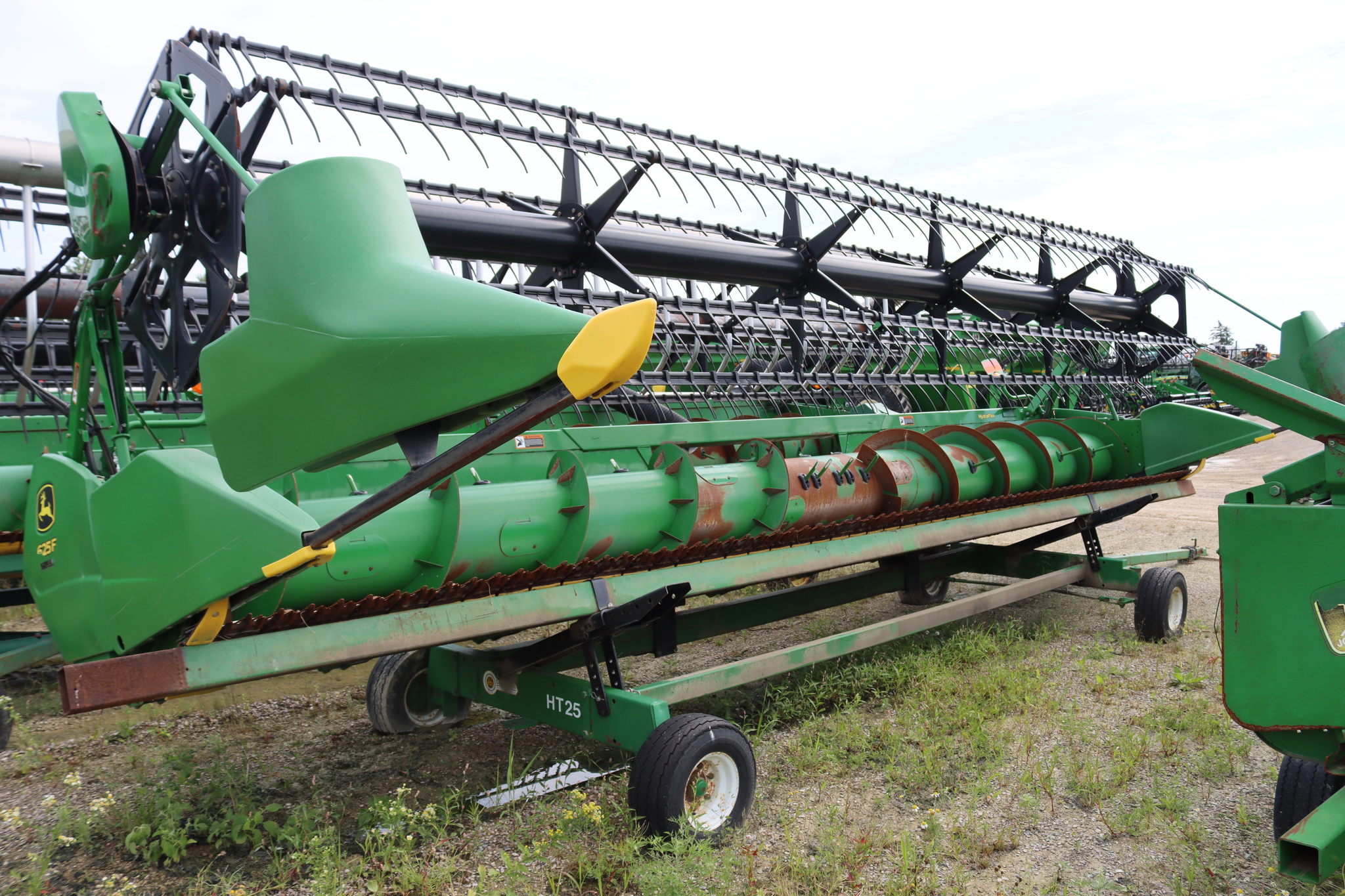 2011 John Deere 625F Combine Platforms