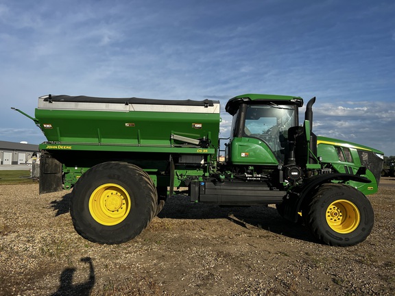 2024 John Deere 800R - Photo2