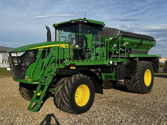 2024 John Deere 800R - Photo7