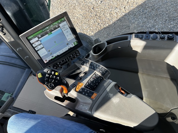 2024 John Deere 800R - Photo41