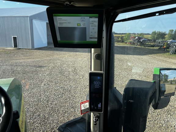 2024 John Deere 800R - Photo40